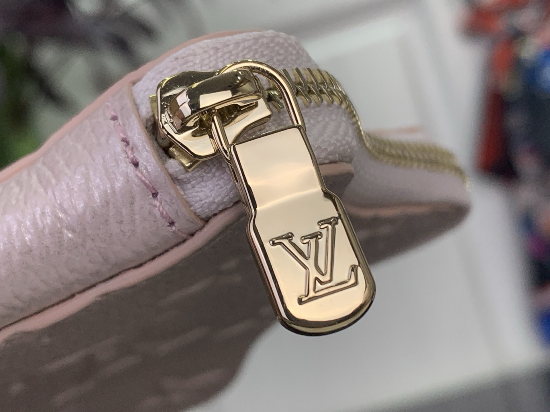 Louis Vuitton Basic Bag M-s