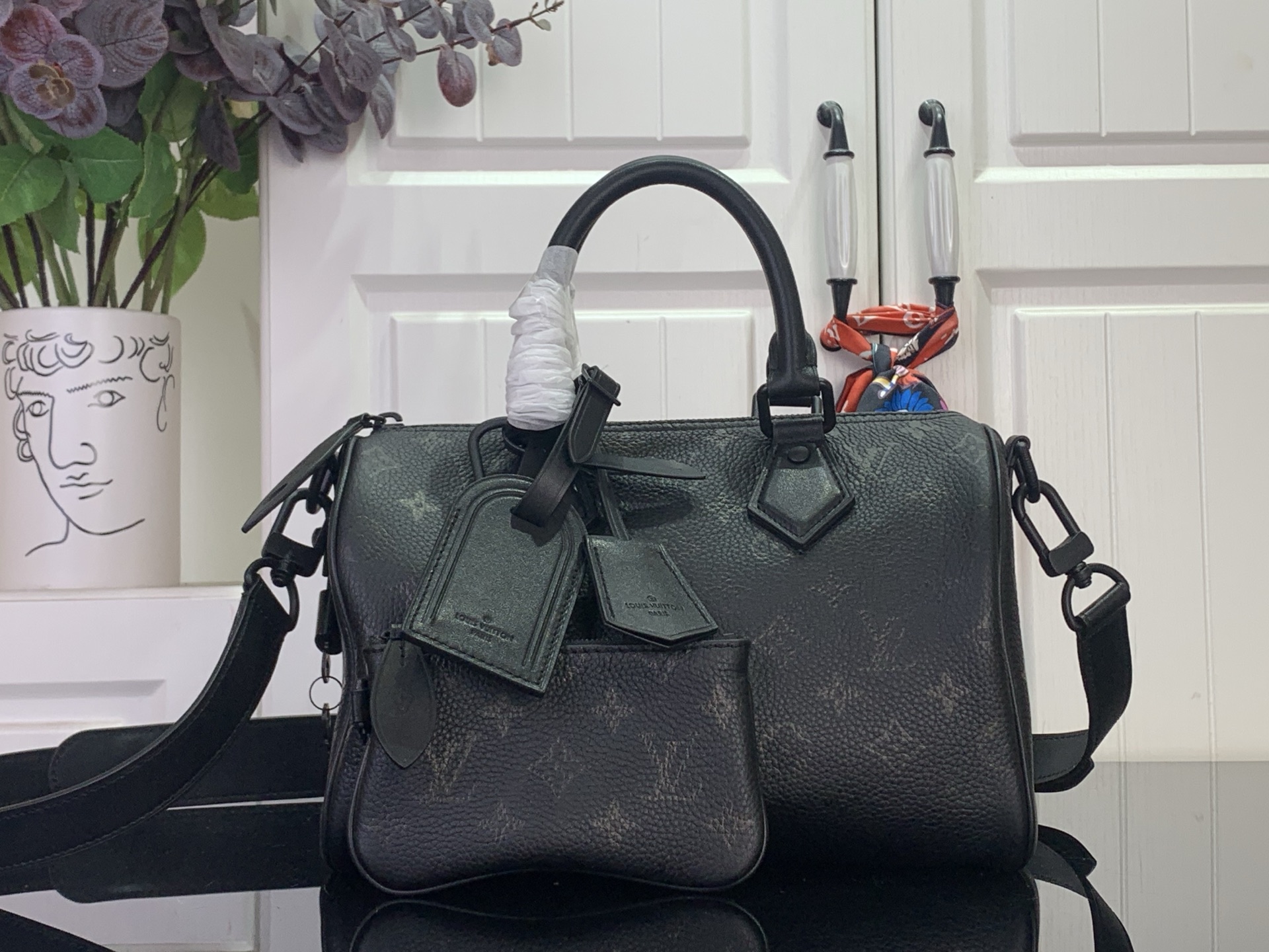 Louis Vuitton Basic Bag Cow Leather Black M-l-s