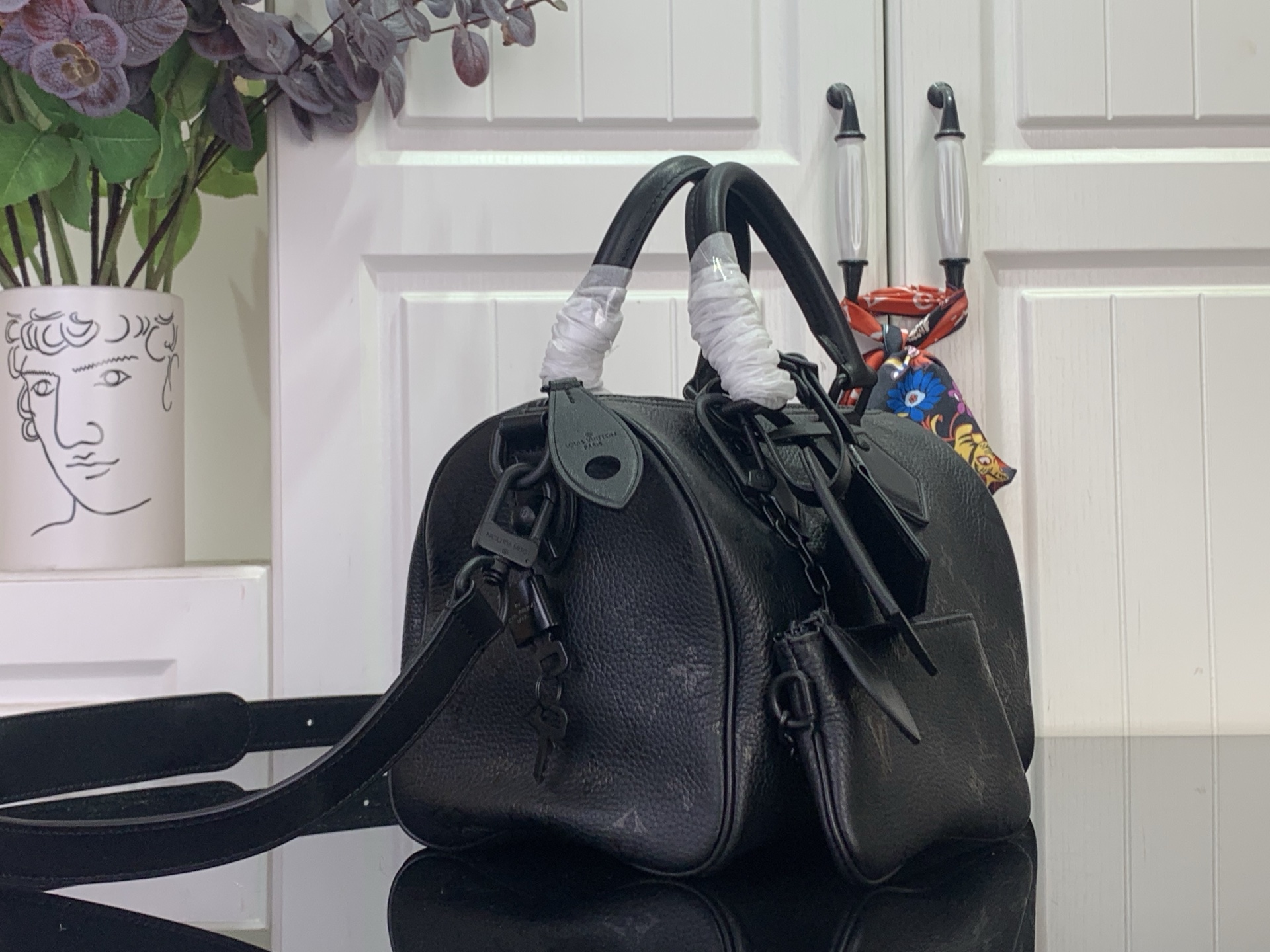 Louis Vuitton Basic Bag Cow Leather Black M-l-s