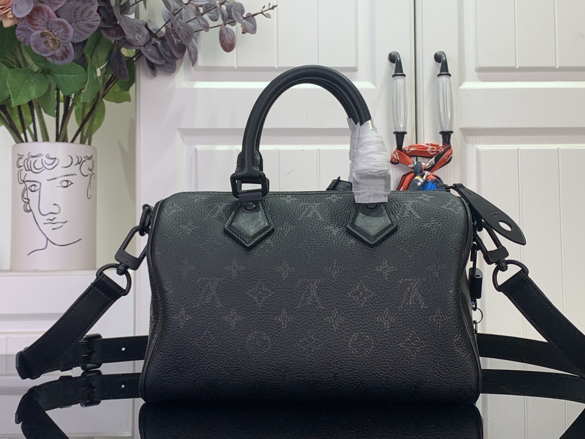 Louis Vuitton Basic Bag Cow Leather Black M-l-s