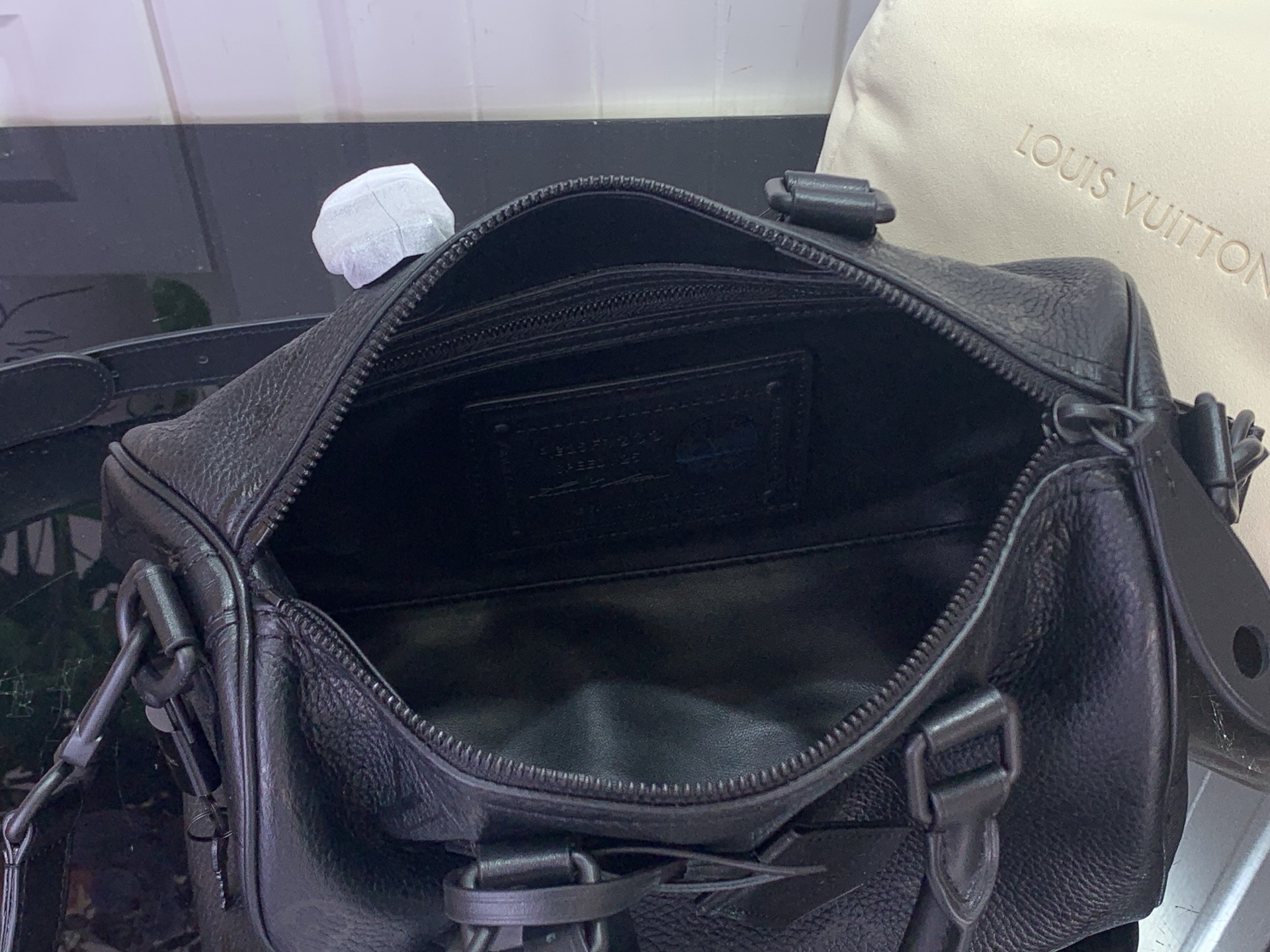 Louis Vuitton Basic Bag Cow Leather Black M-l-s