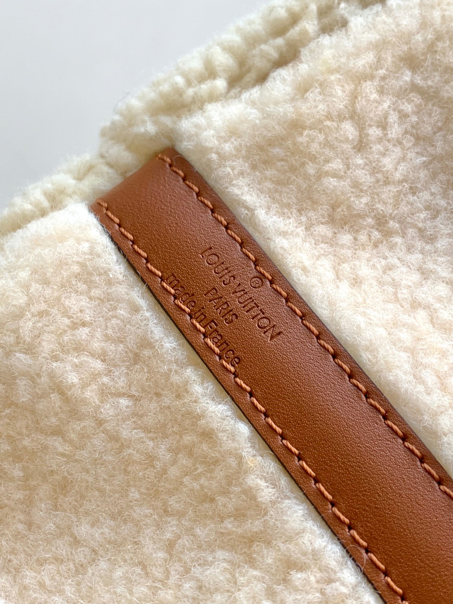 Louis Vuitton Basic Bag White M-l-s