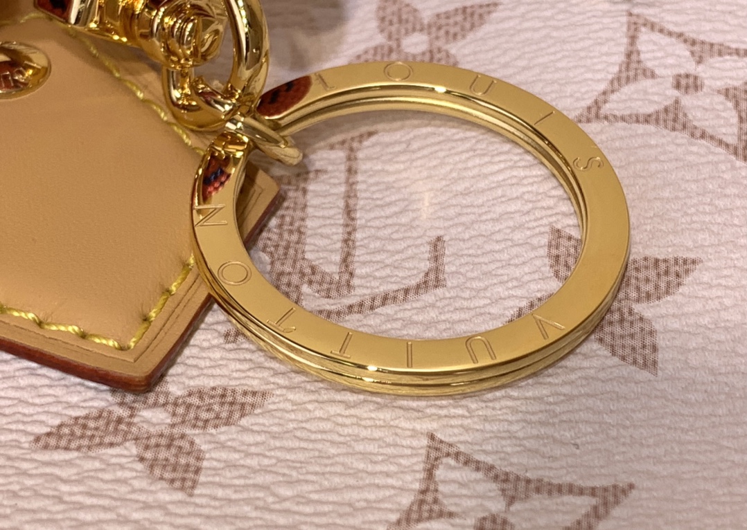 Louis Vuitton Basic Bag Canvas M-l-s