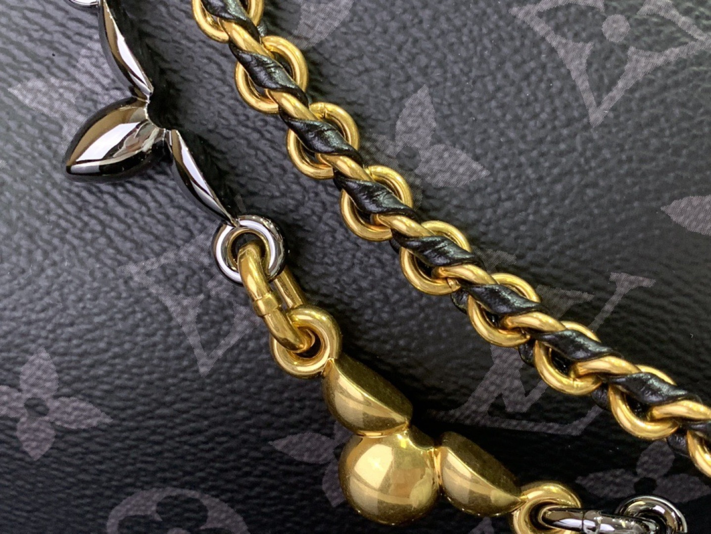 Louis Vuitton Basic Bag Canvas M-l-s