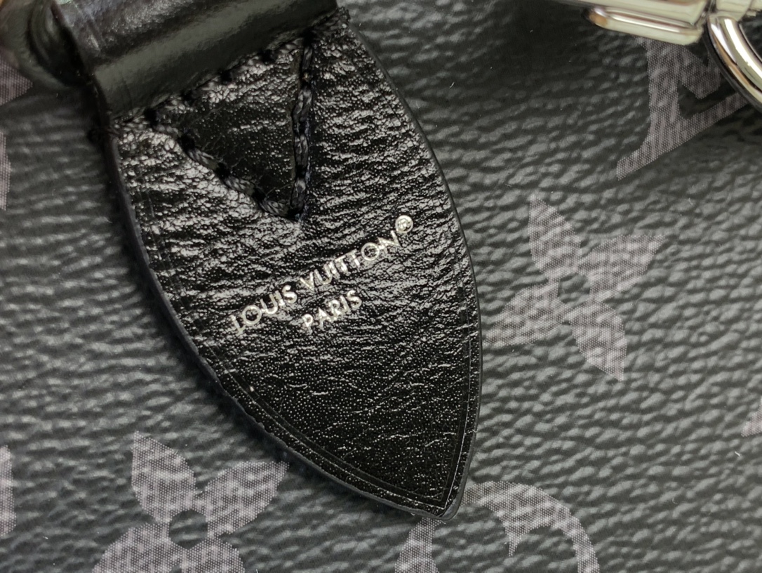 Louis Vuitton Basic Bag Canvas M-l-s