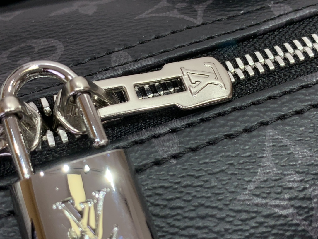 Louis Vuitton Basic Bag Canvas M-l-s