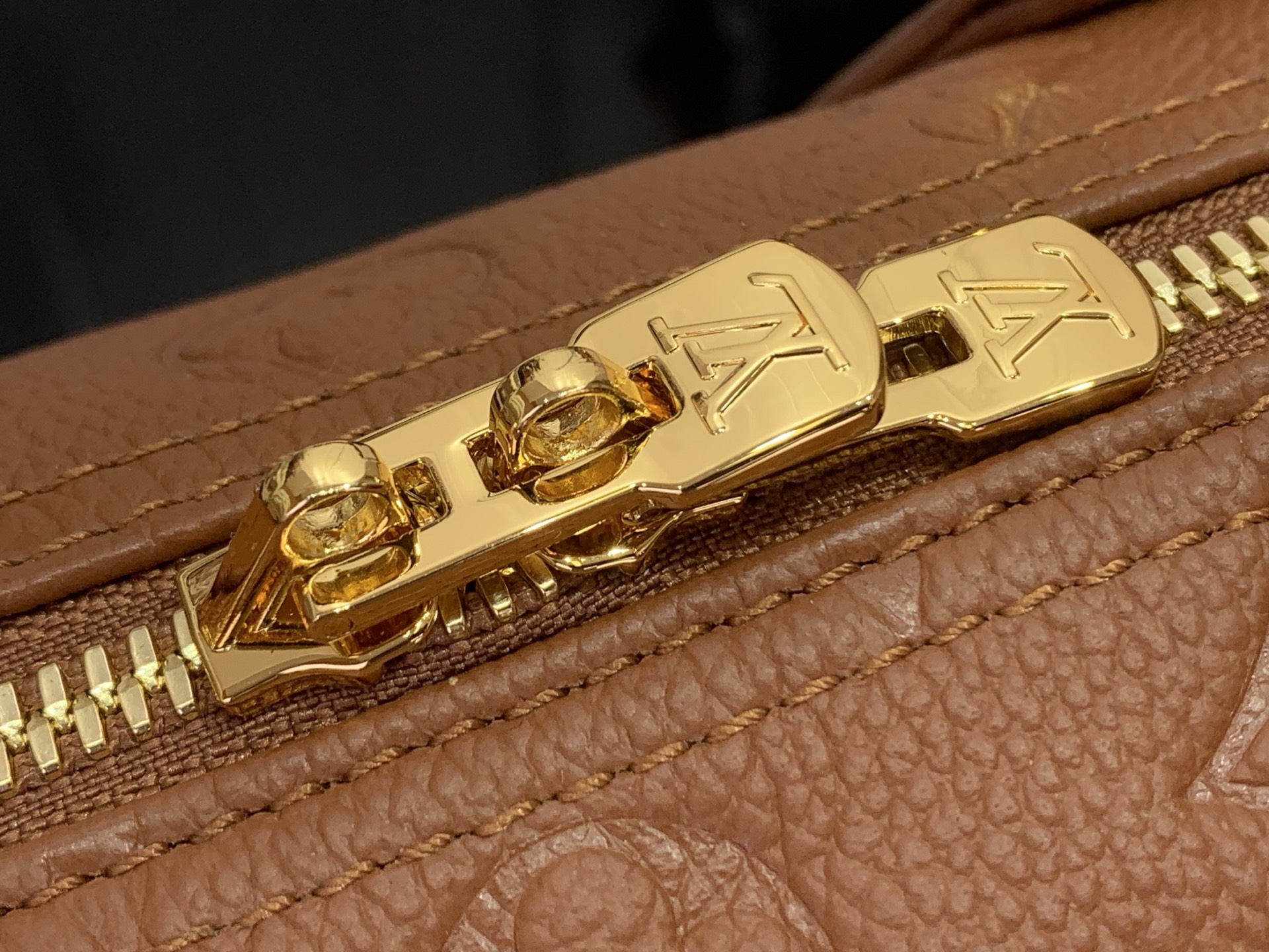 Louis Vuitton Basic Bag Cow Leather Black M-s