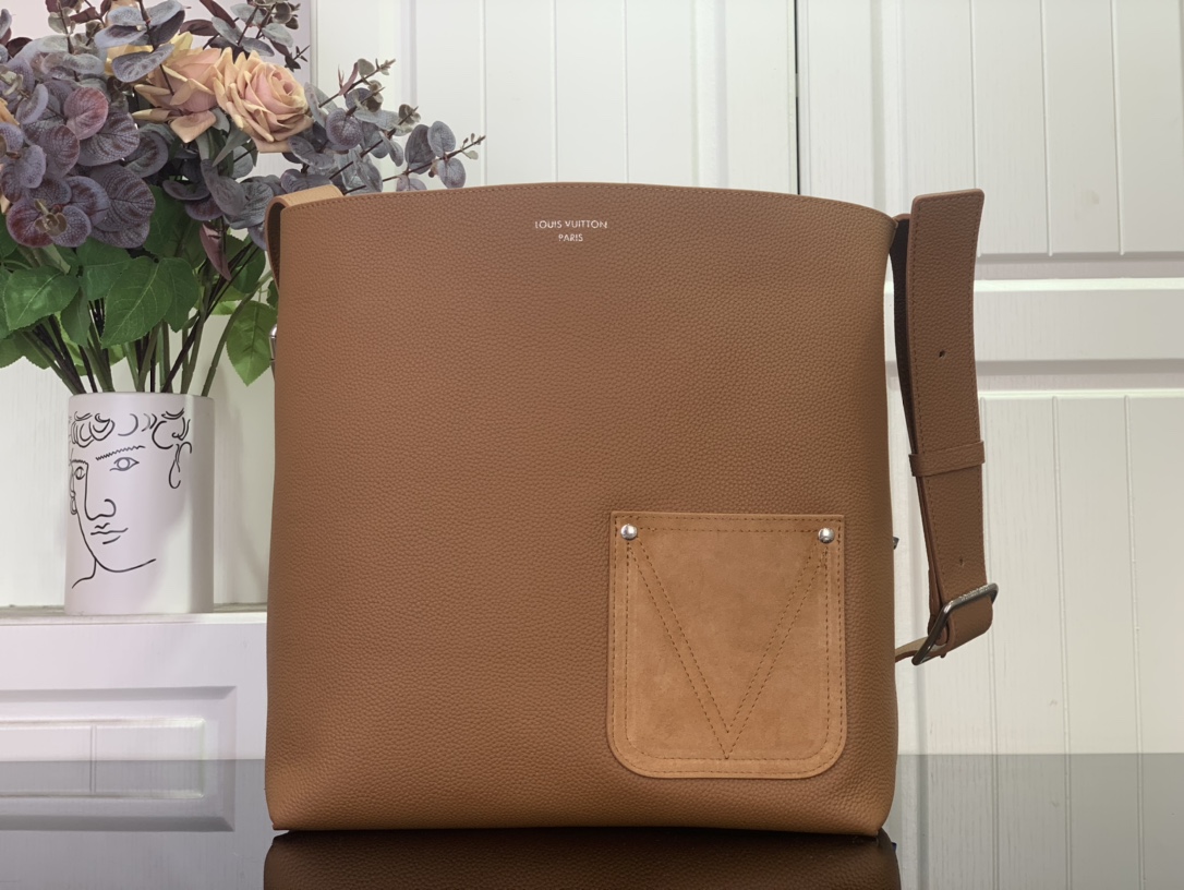 Basic Bag Cow Leather Black M-l-s
