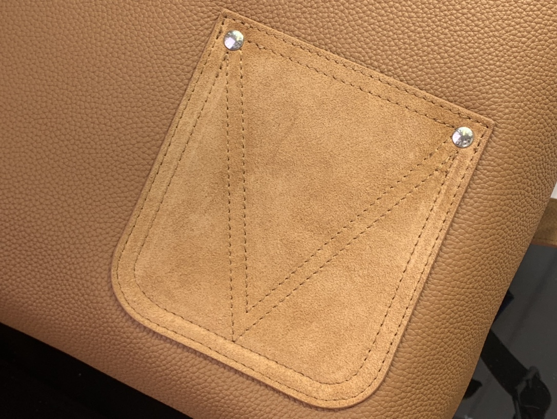 Basic Bag Cow Leather Black M-l-s