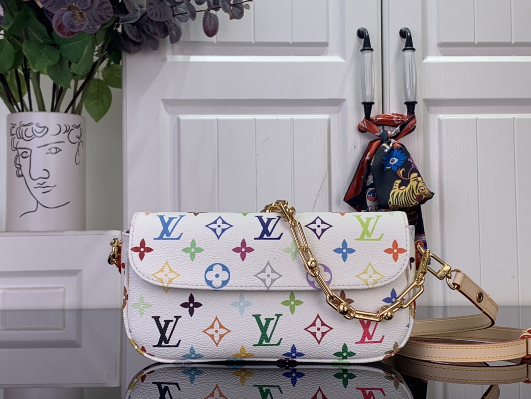 Louis Vuitton Basic Bag Canvas M-l-s