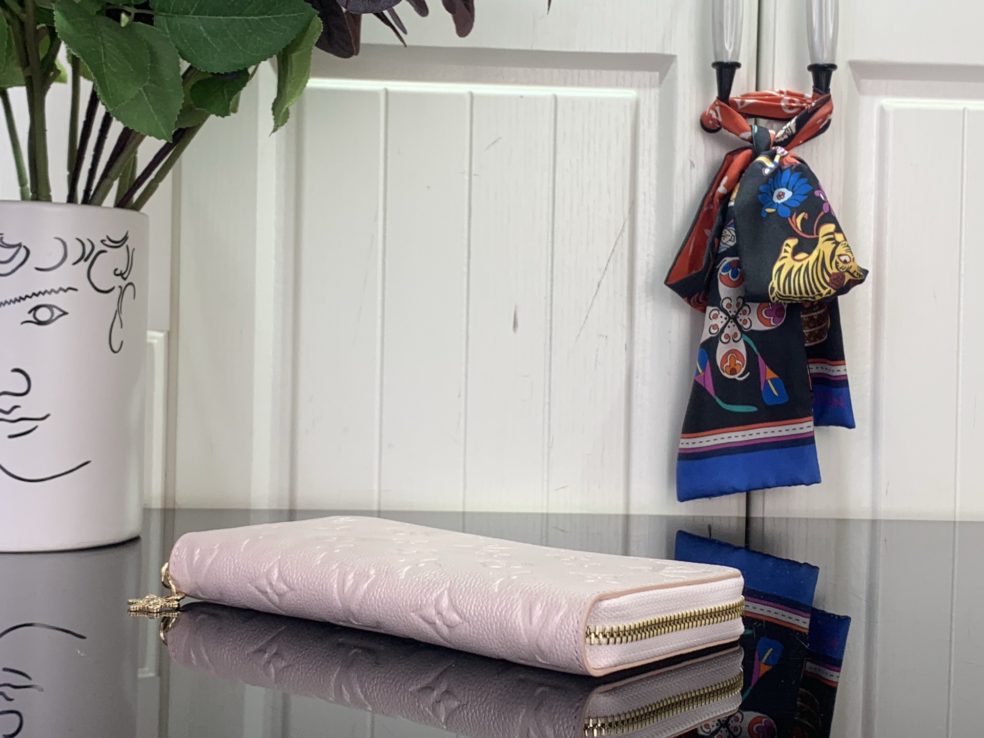 Louis Vuitton Basic Bag M-s