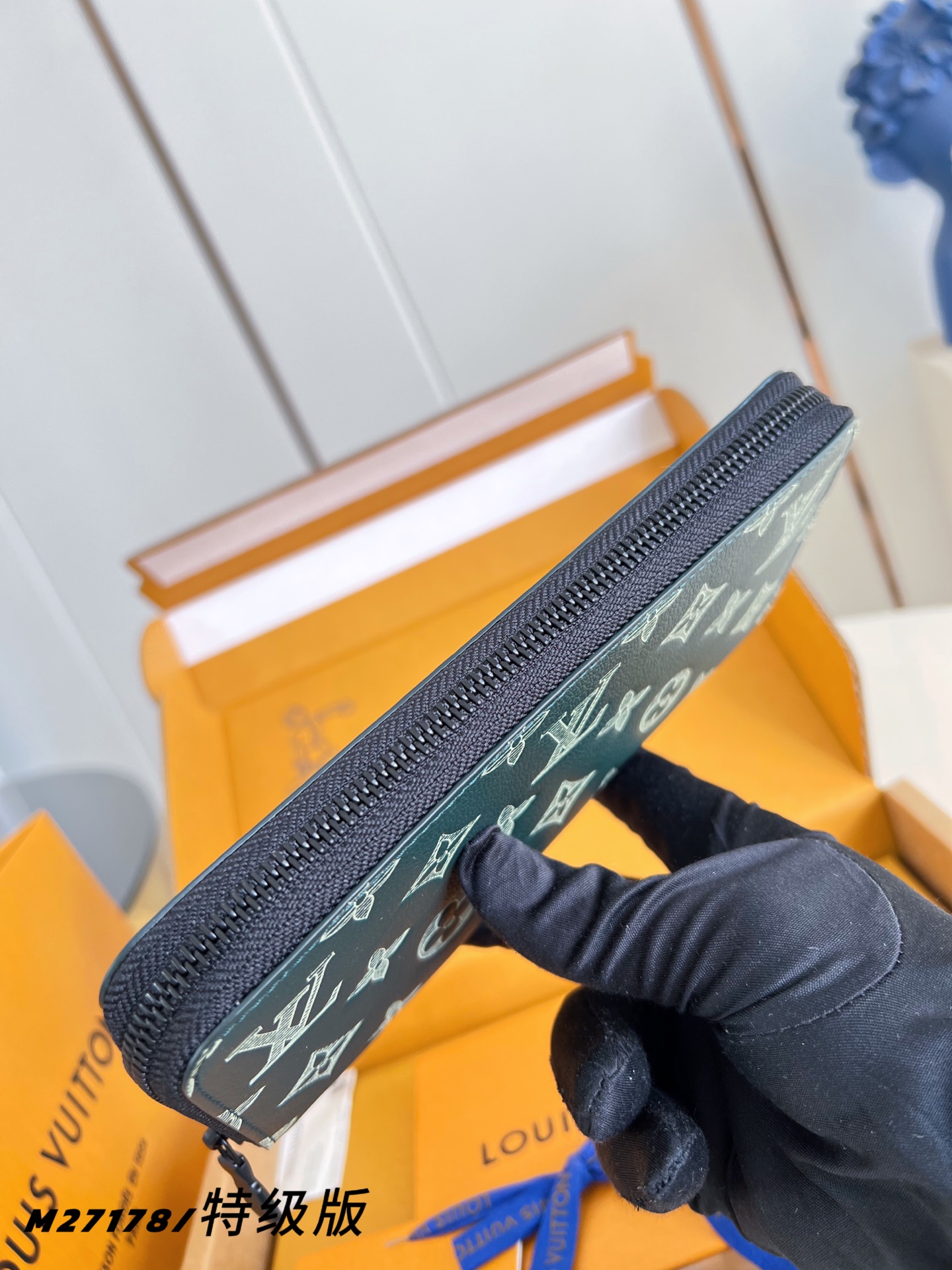 Louis Vuitton Basic Bag Cow Leather M-s