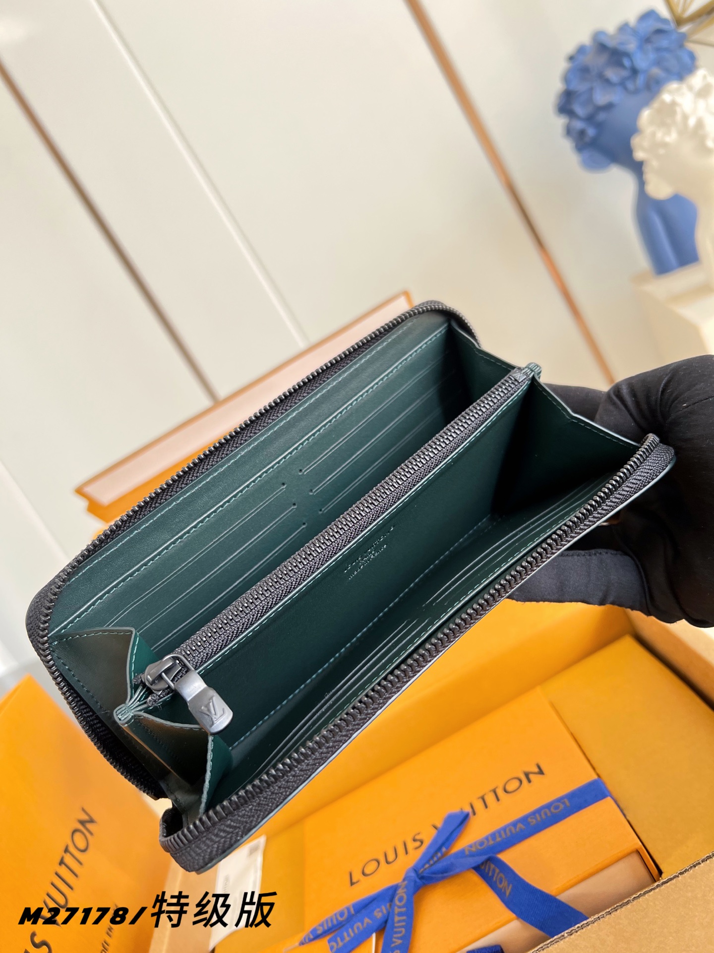 Louis Vuitton Basic Bag Cow Leather M-s