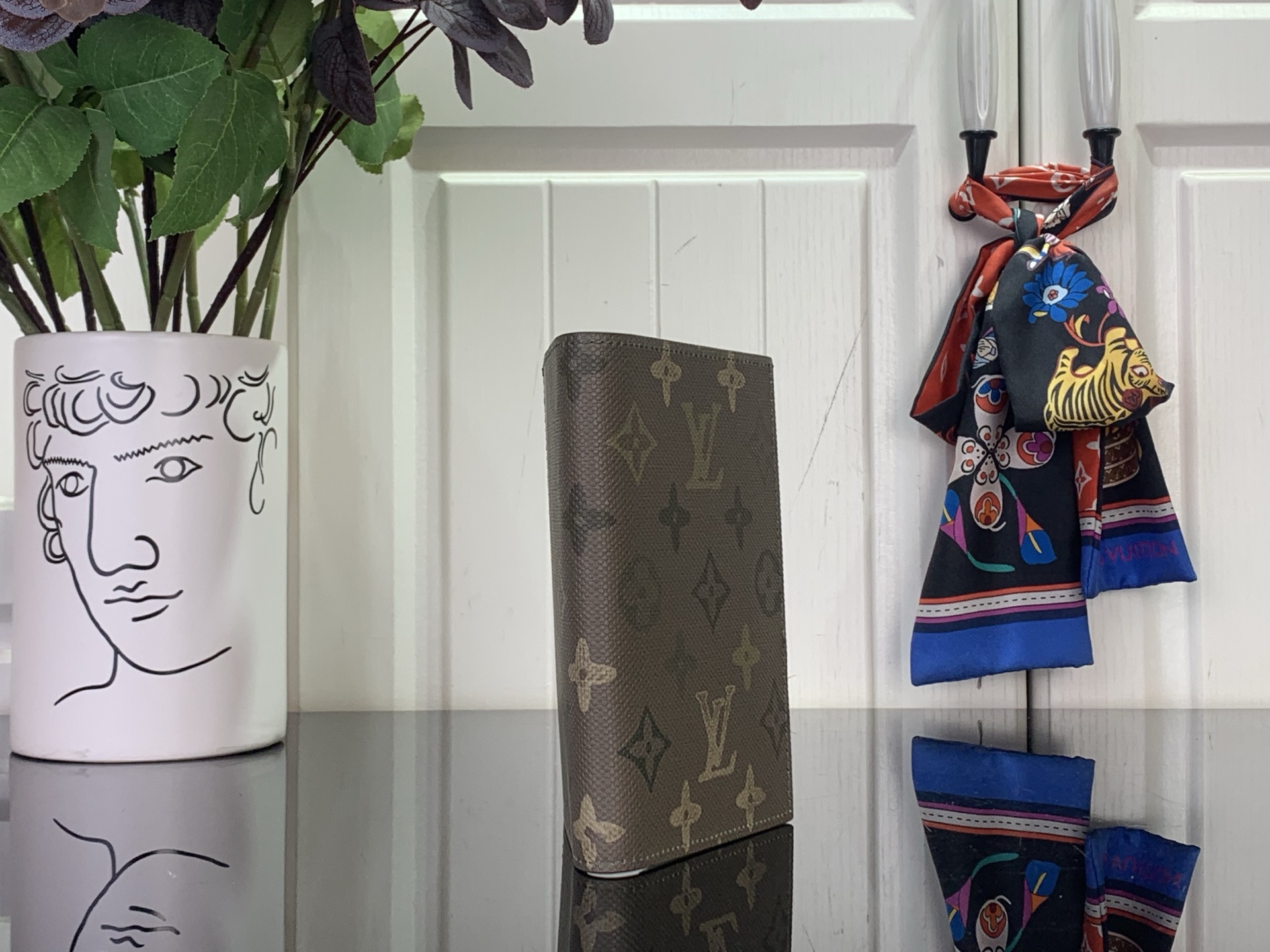 Louis Vuitton Basic Bag Cow Leather Green M-l-s