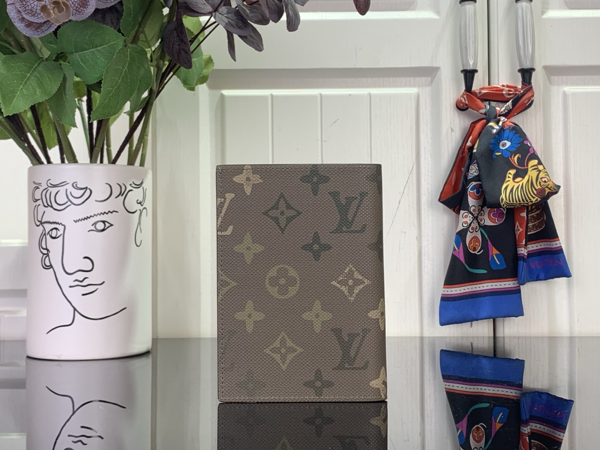 Louis Vuitton Basic Bag Cow Leather Green M-l-s