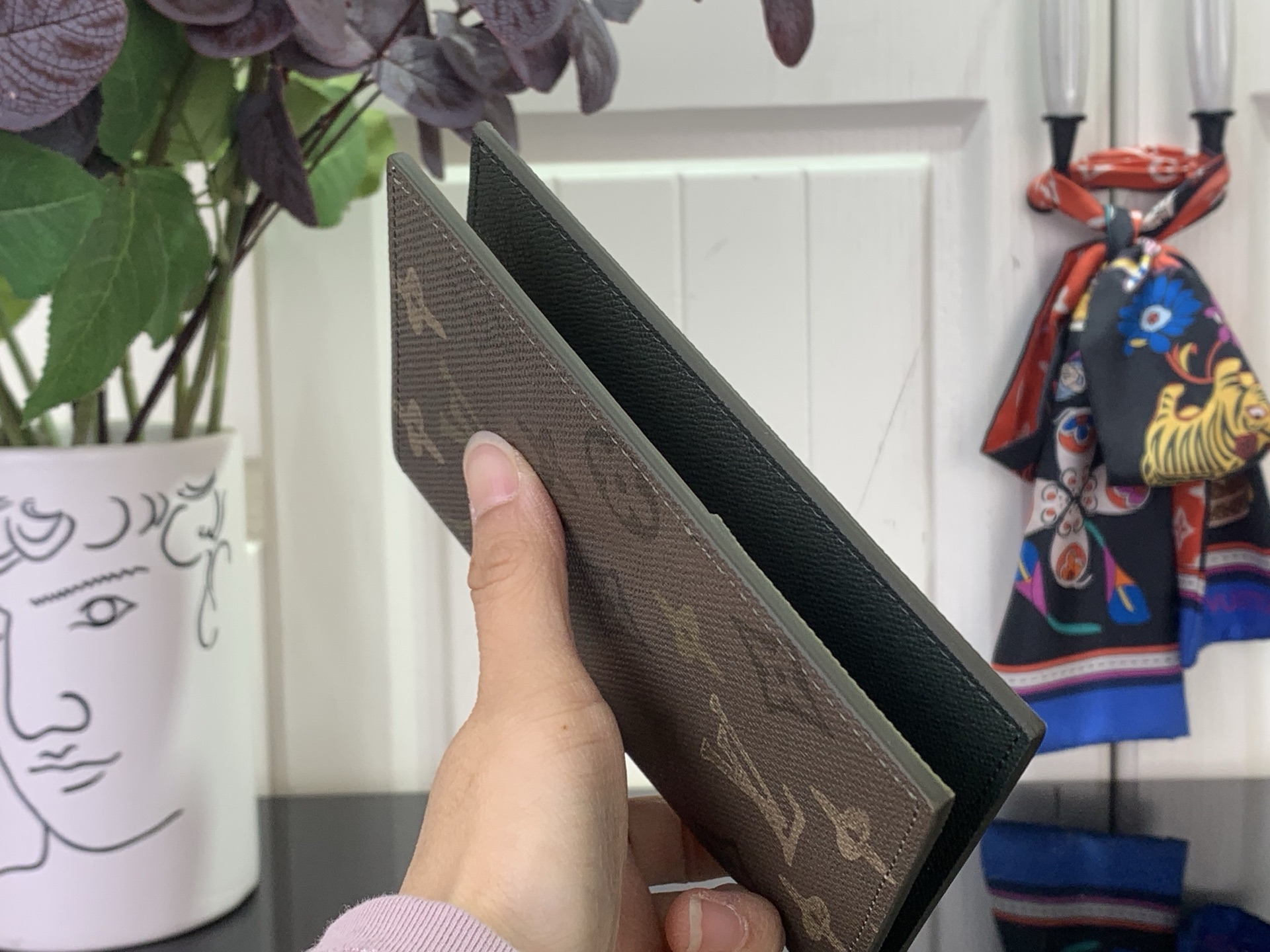 Louis Vuitton Basic Bag Cow Leather Green M-l-s