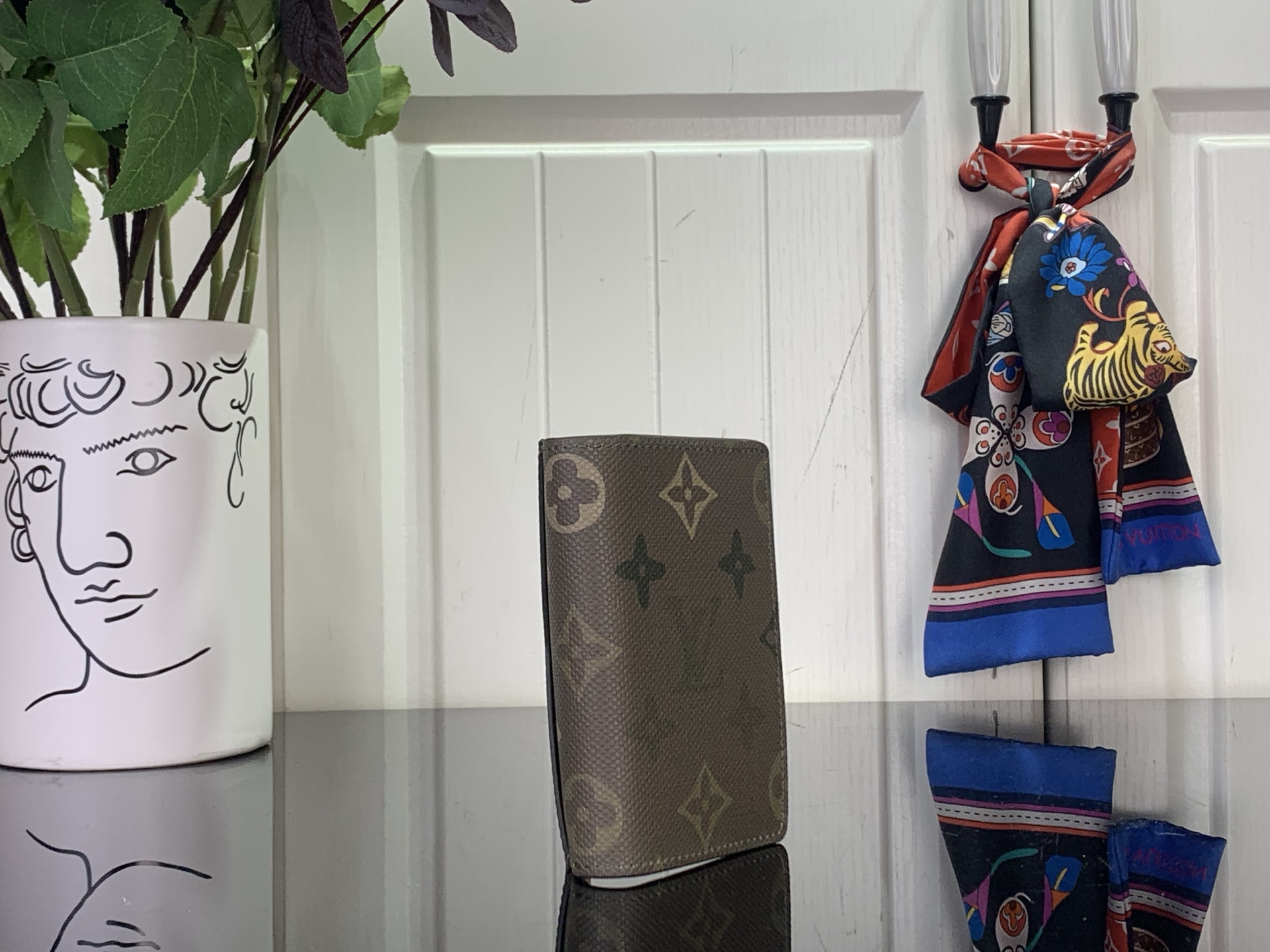 Louis Vuitton Basic Bag Cow Leather Green M-l-s