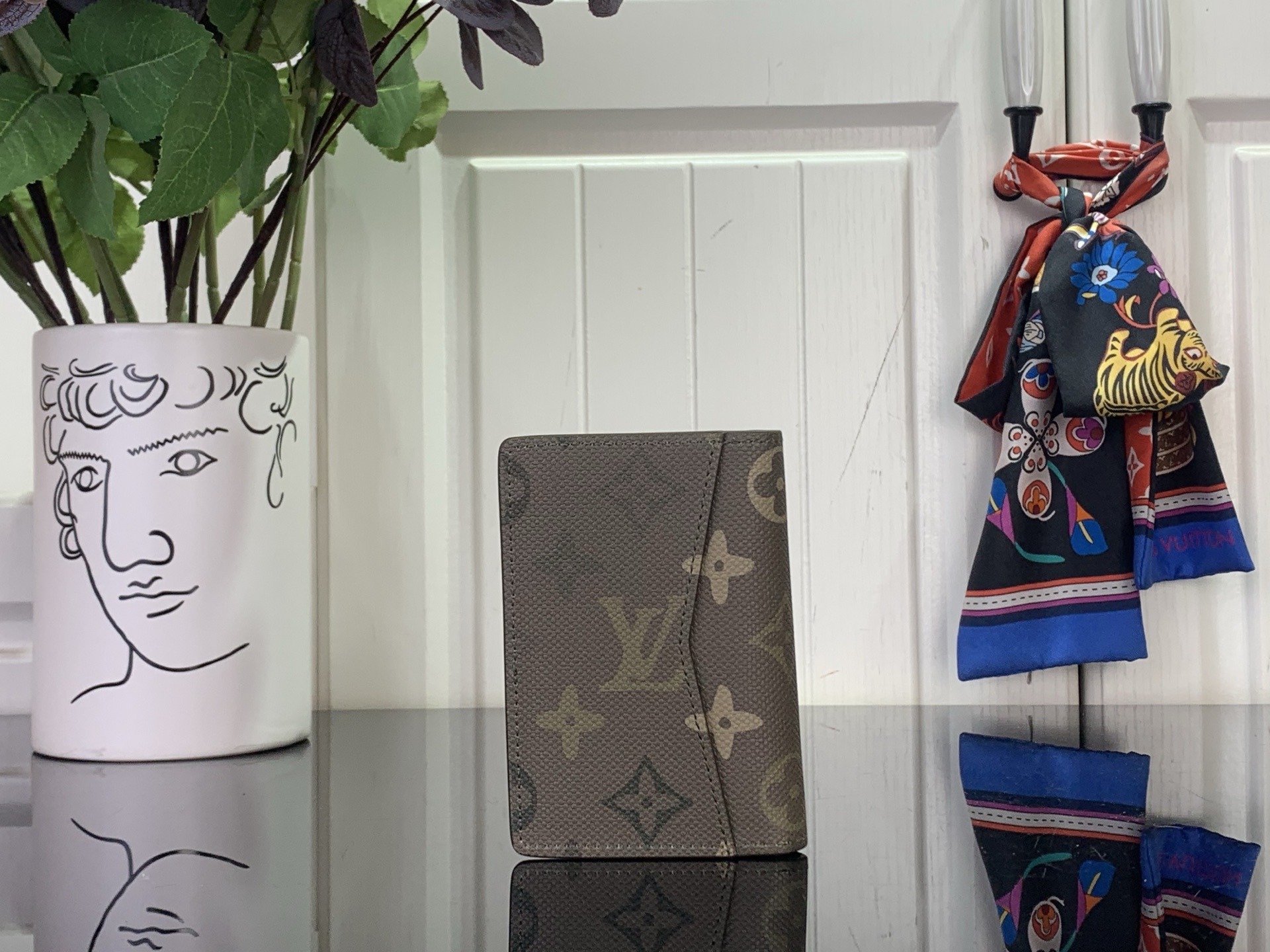 Louis Vuitton Basic Bag Cow Leather Green M-l-s