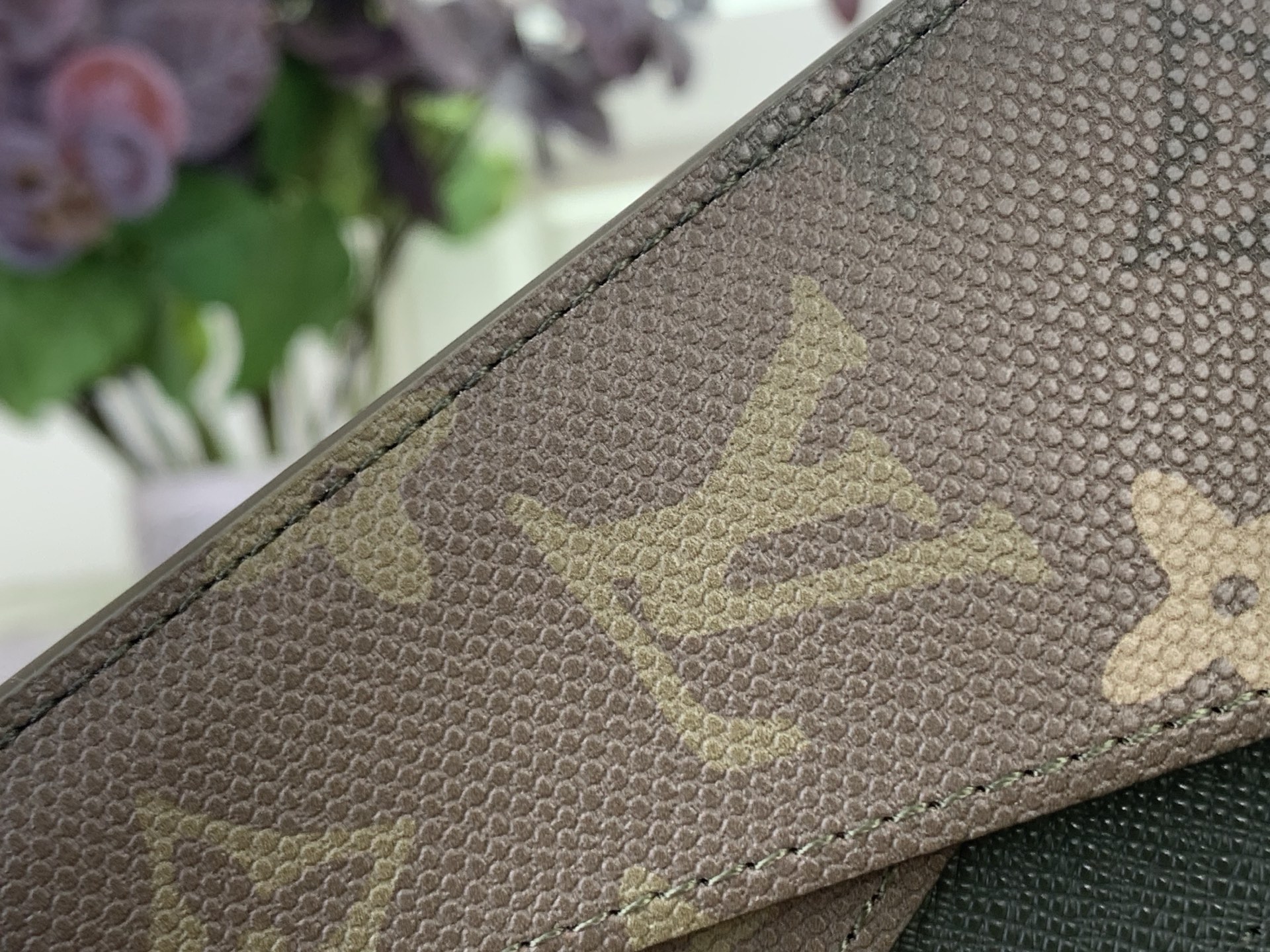 Louis Vuitton Basic Bag Cow Leather Green M-l-s