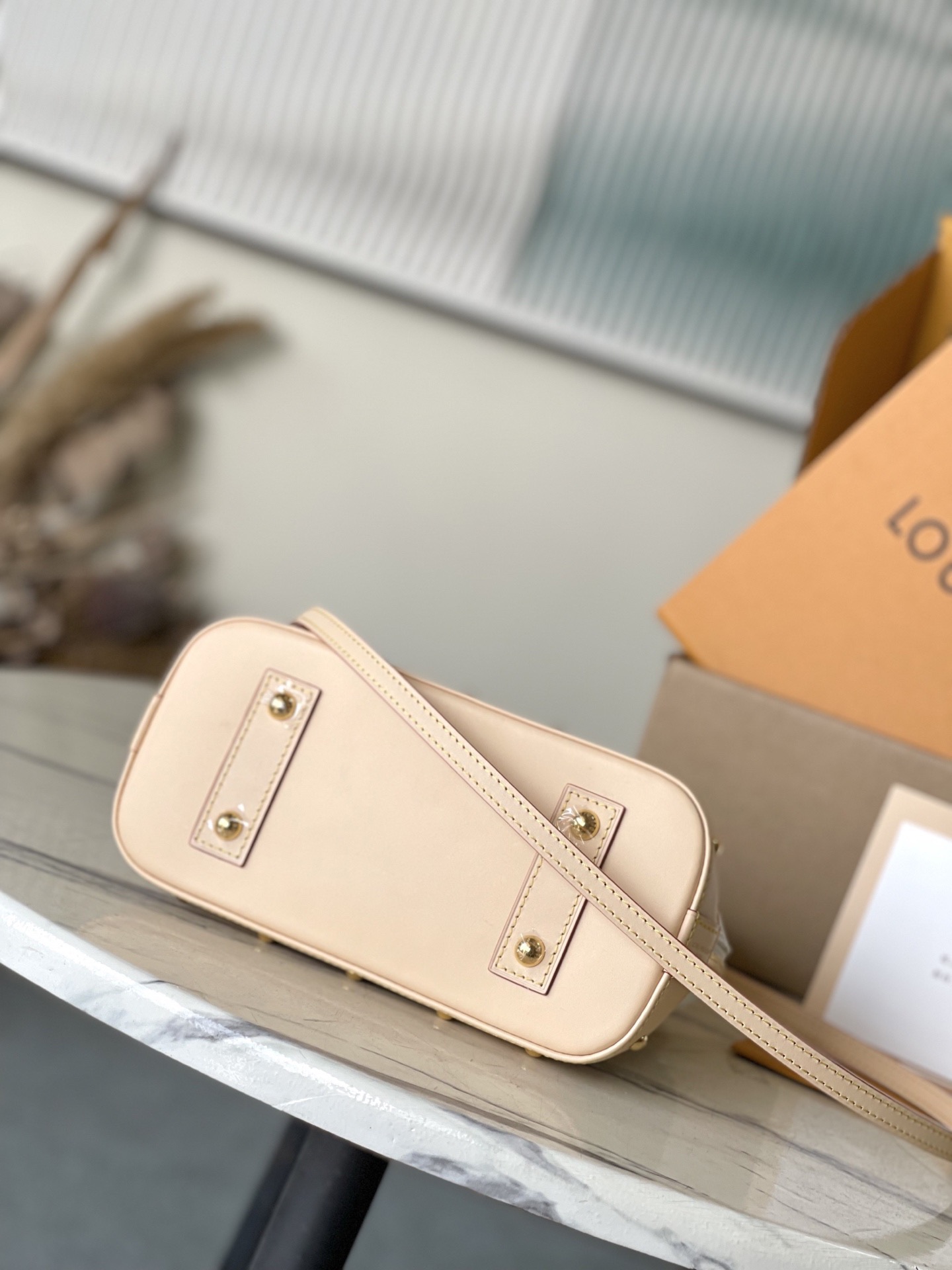 Louis Vuitton Basic Bag Cow Leather M-l