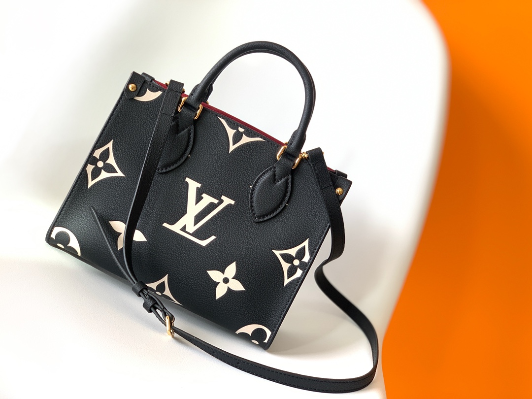 Louis Vuitton Tote Bag Cow Leather M