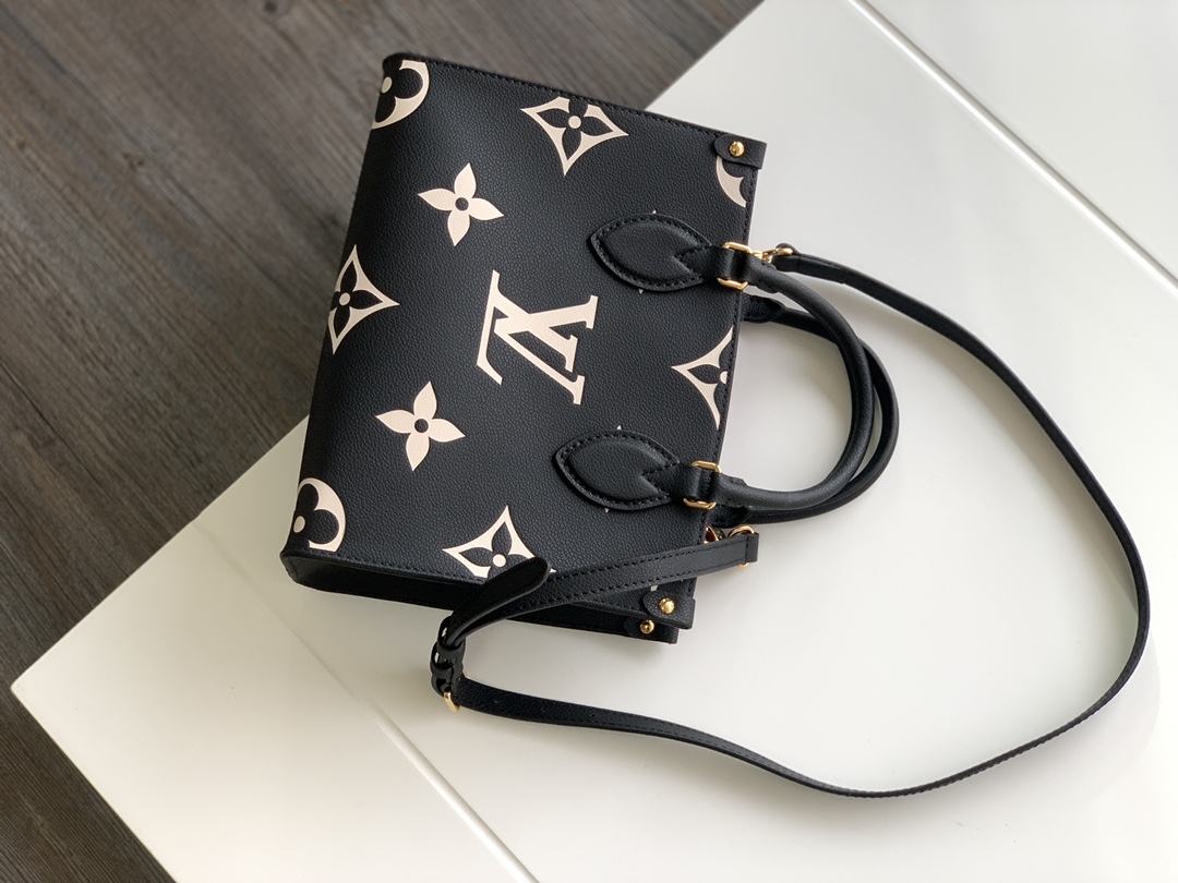 Louis Vuitton Tote Bag Cow Leather M
