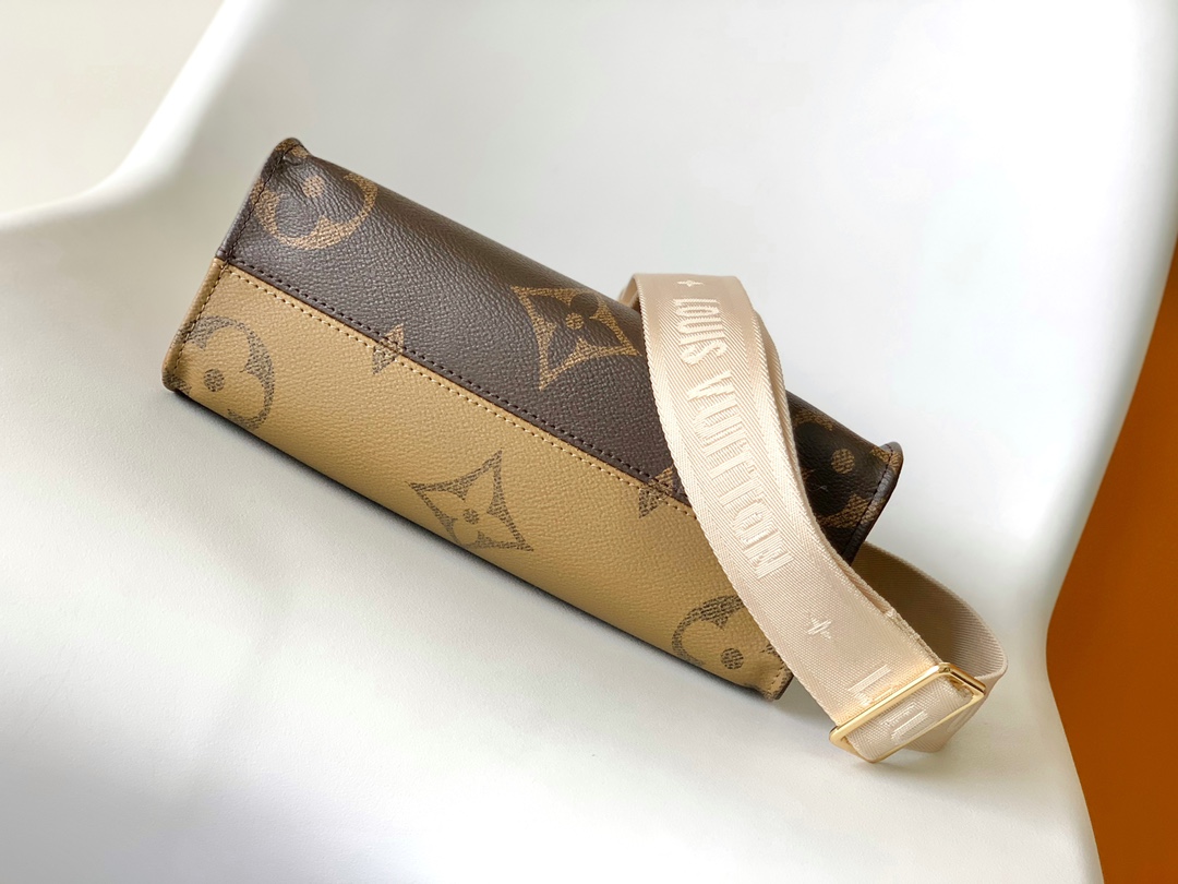 Louis Vuitton Basic Bag Canvas M-s