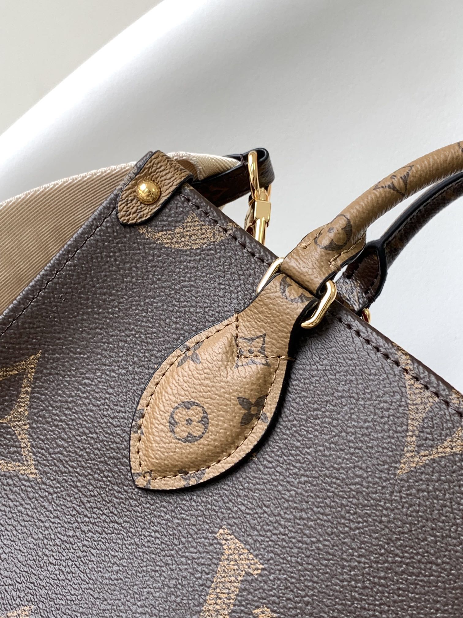 Louis Vuitton Basic Bag Canvas M-s