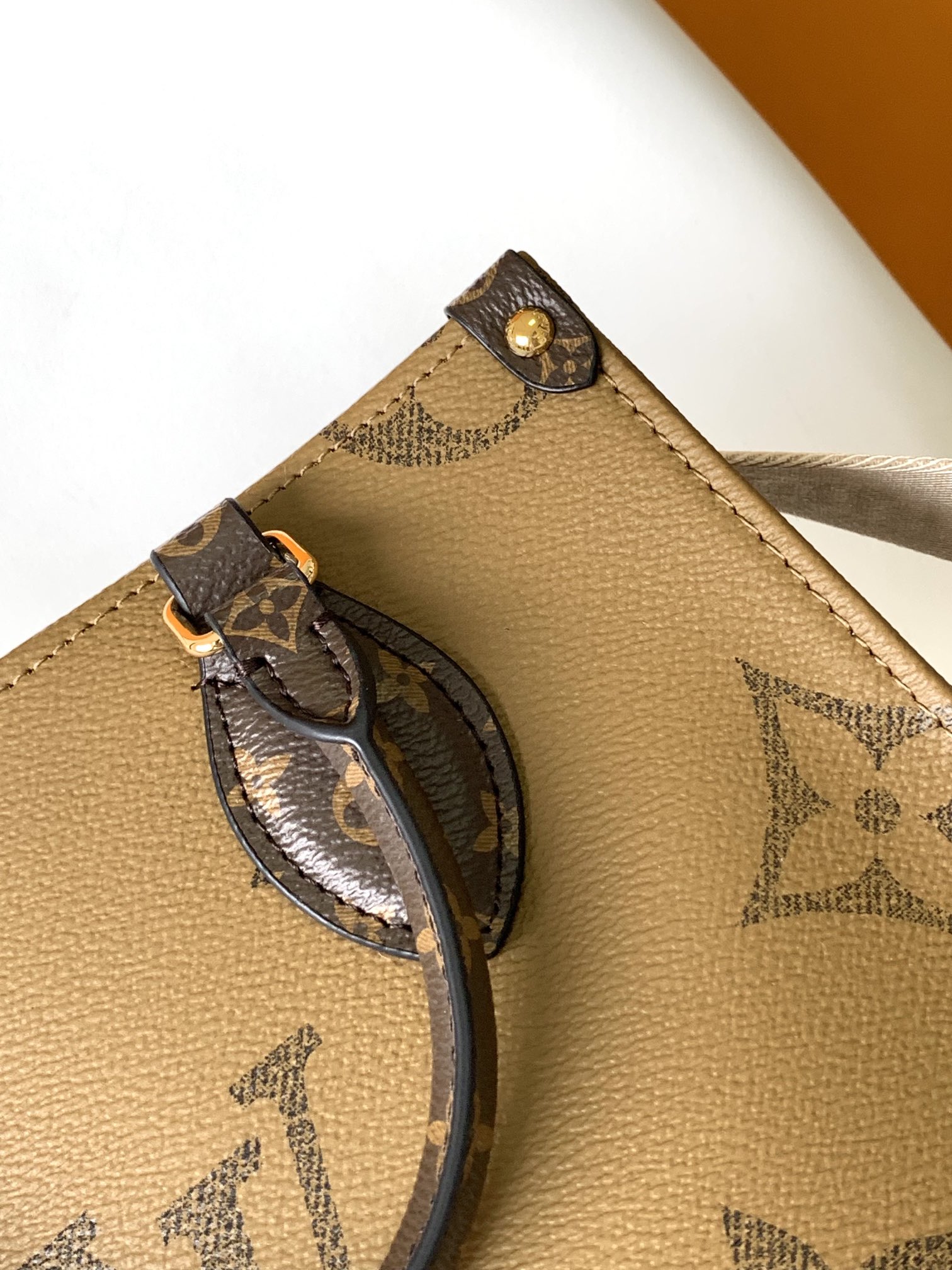 Louis Vuitton Basic Bag Canvas M-s