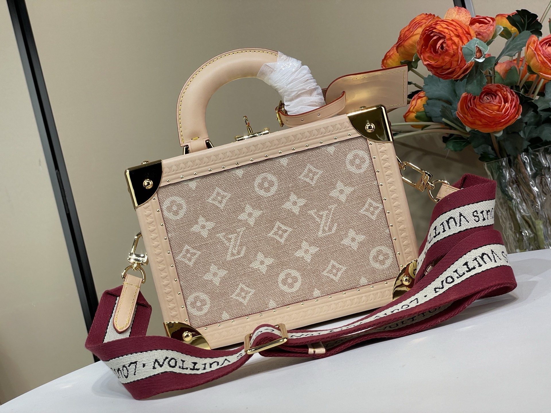 Louis Vuitton Basic Bag Canvas Gold M-l-s