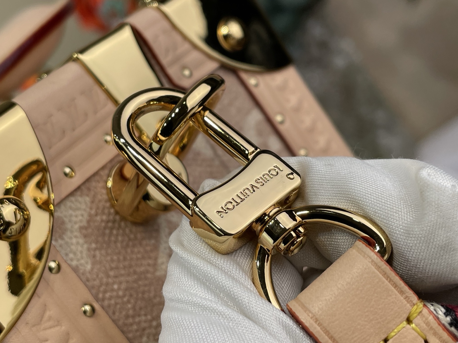 Louis Vuitton Basic Bag Canvas Gold M-l-s