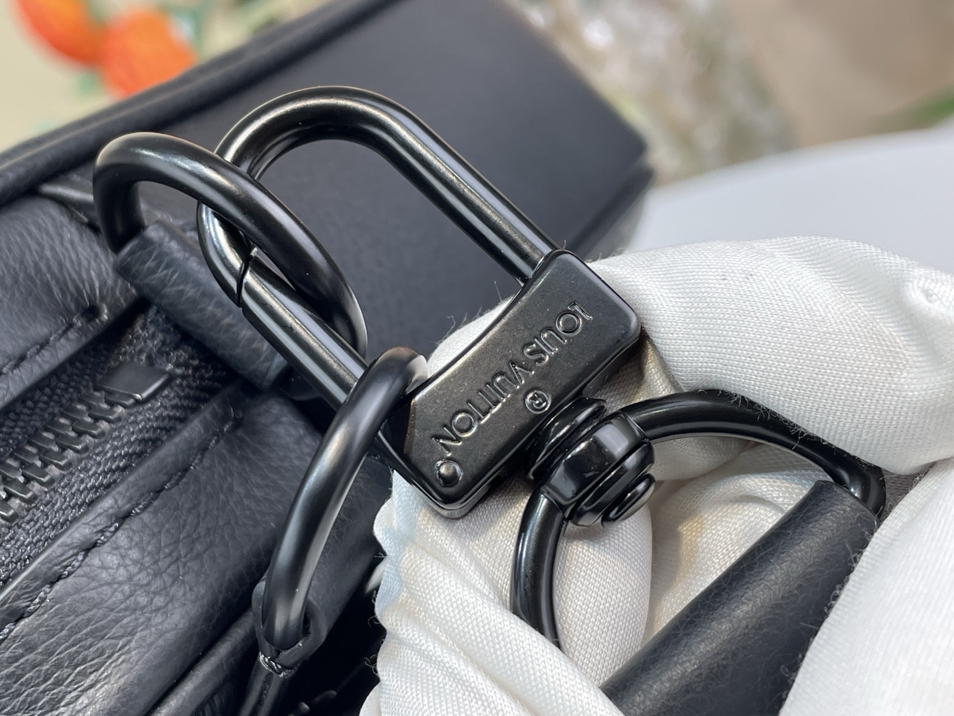 Louis Vuitton Messenger Bag Cow Leather Black M-s