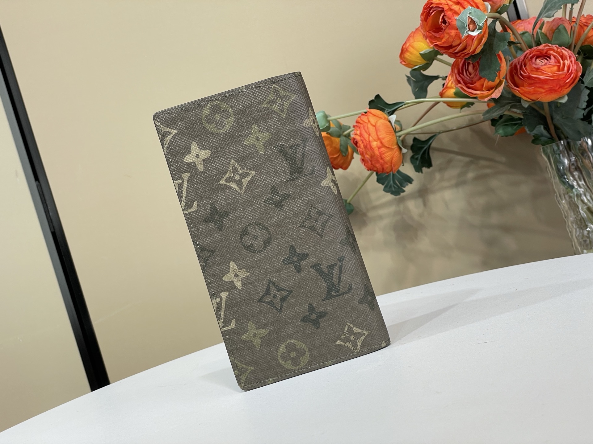 Louis Vuitton Basic Bag Cow Leather Green M-l-s