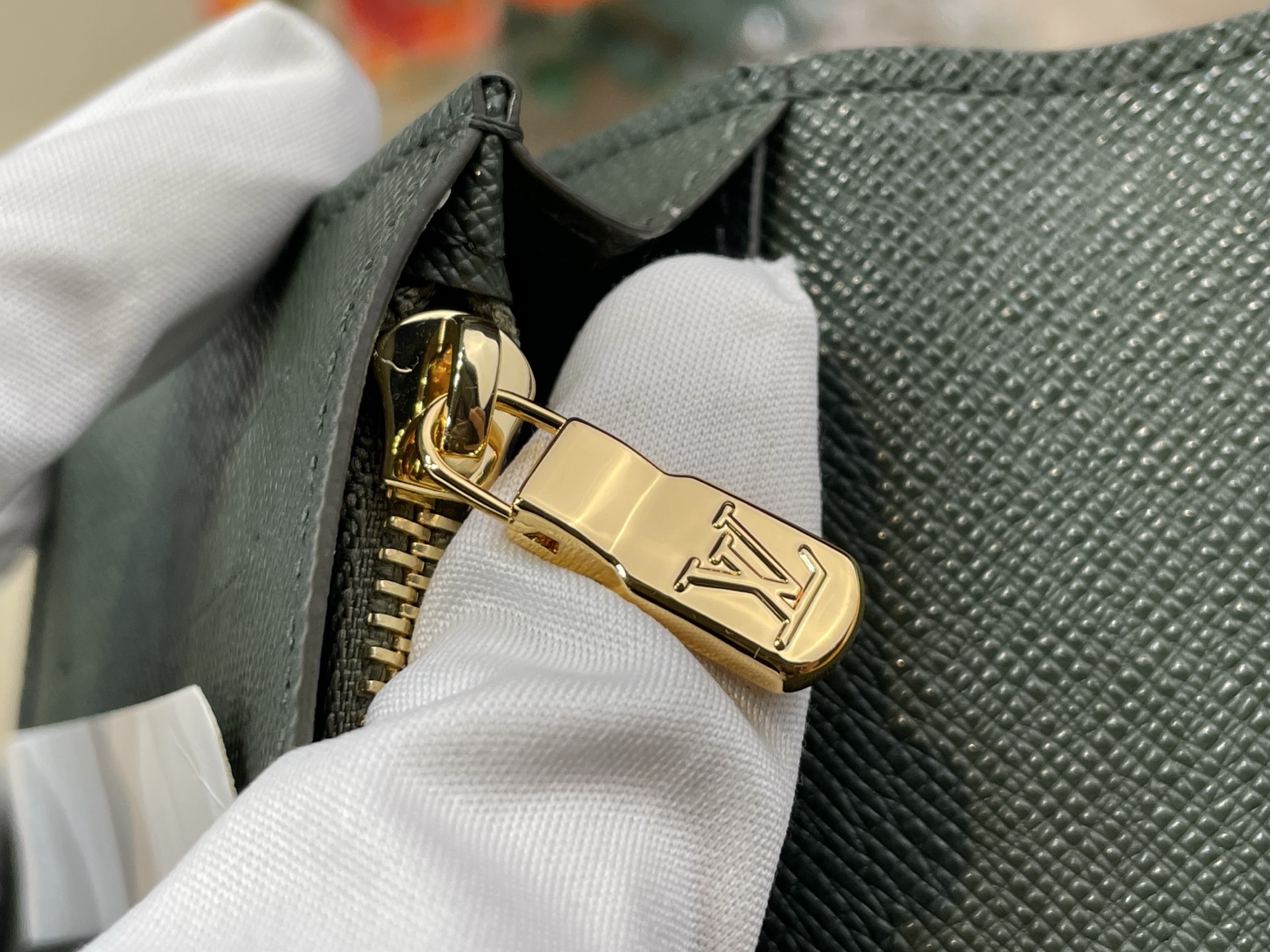 Louis Vuitton Basic Bag Cow Leather Green M-l-s