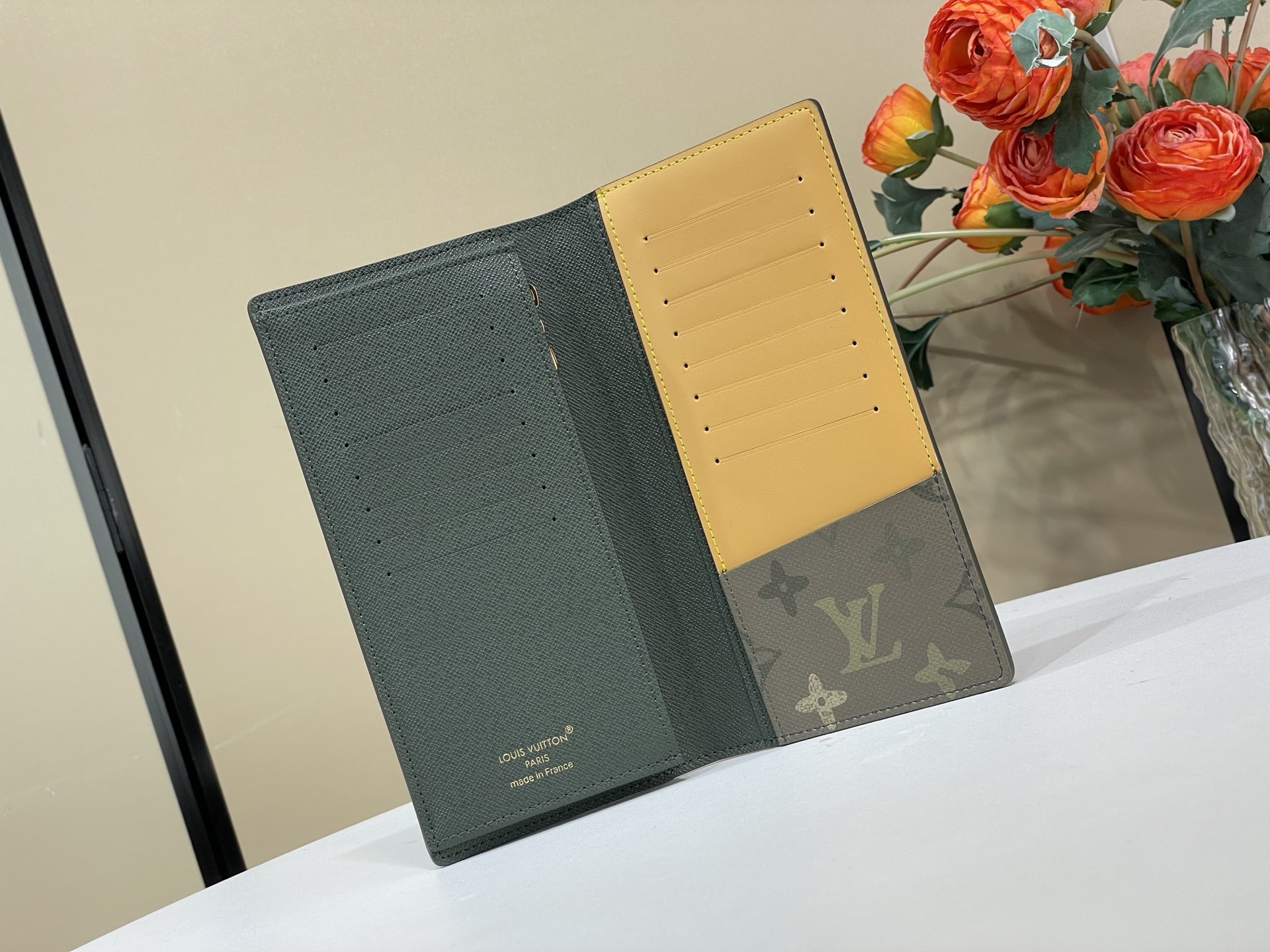 Louis Vuitton Basic Bag Cow Leather Green M-l-s