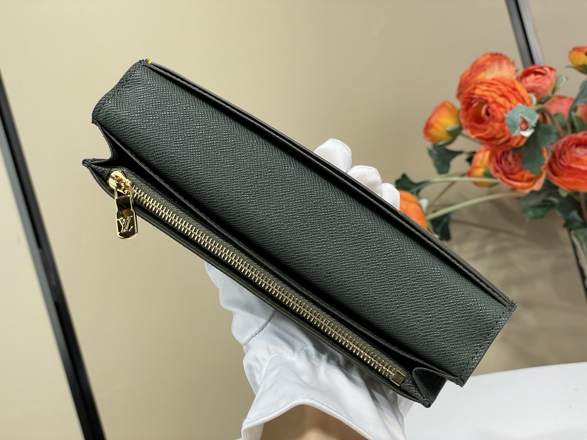 Louis Vuitton Basic Bag Cow Leather Green M-l-s