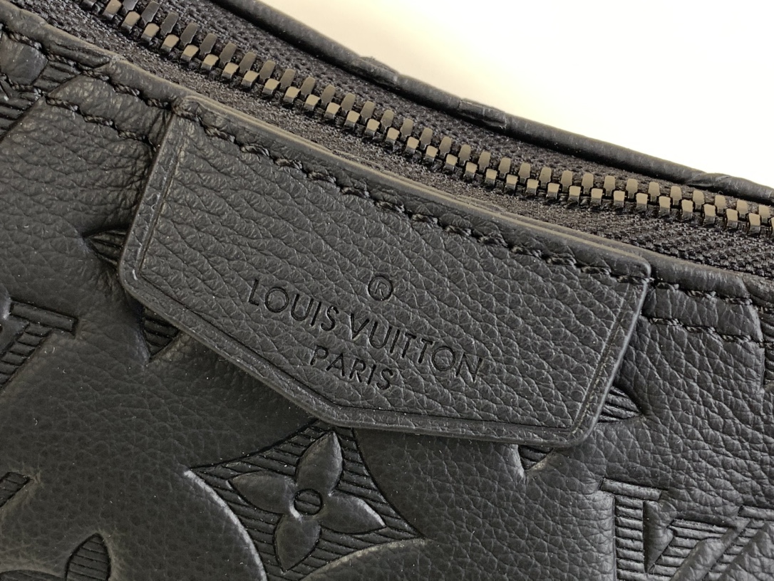 Louis Vuitton Basic Bag Cow Leather Black M-xl-s