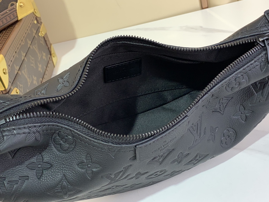 Louis Vuitton Basic Bag Cow Leather Black M-xl-s