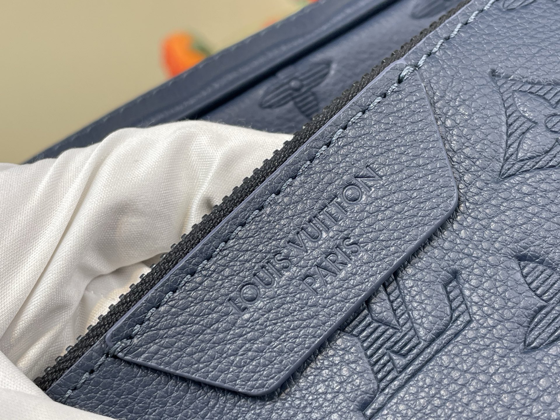 Louis Vuitton Messenger Bag Cow Leather Black M-s