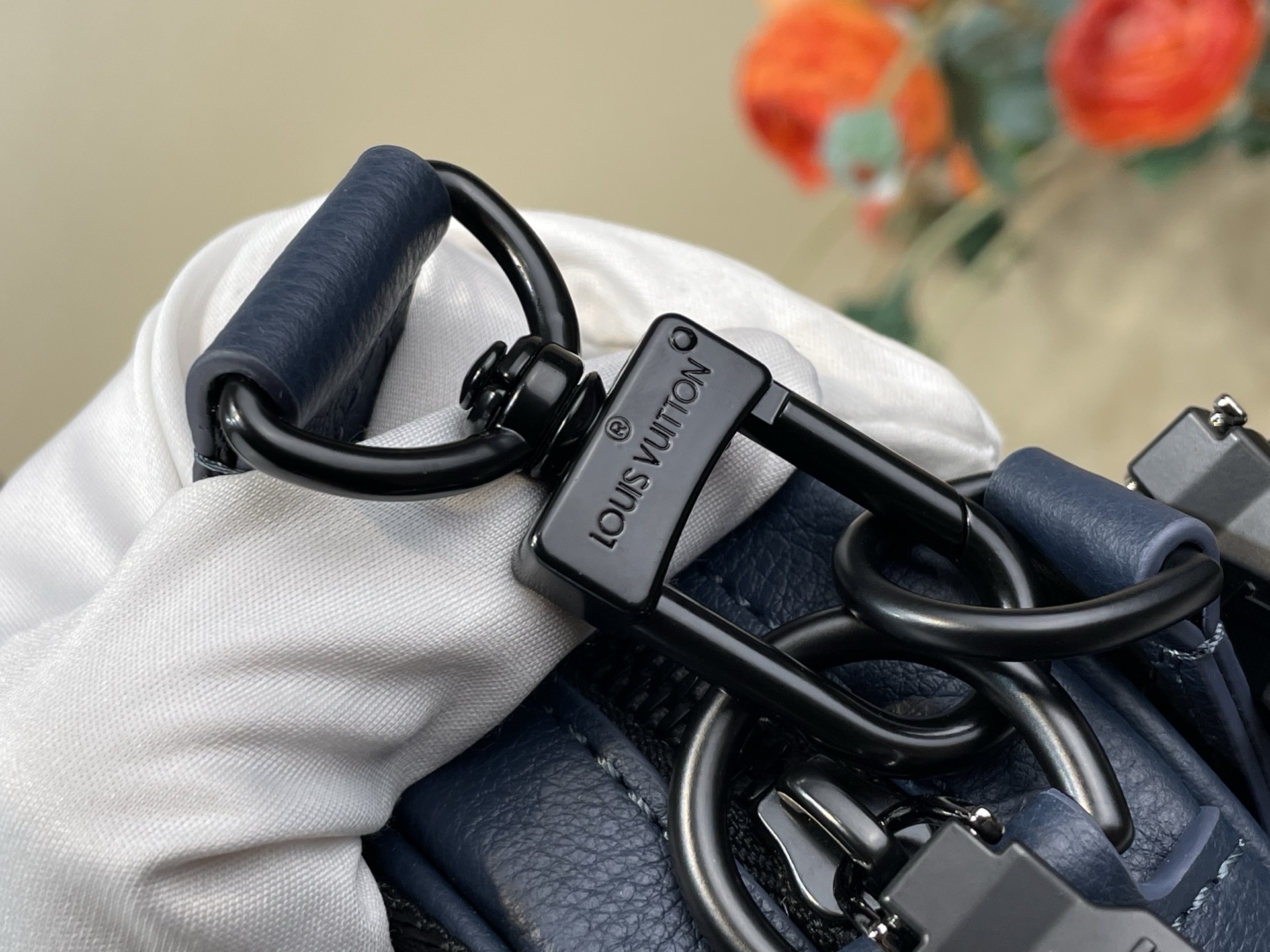 Louis Vuitton Messenger Bag Cow Leather Black M-s