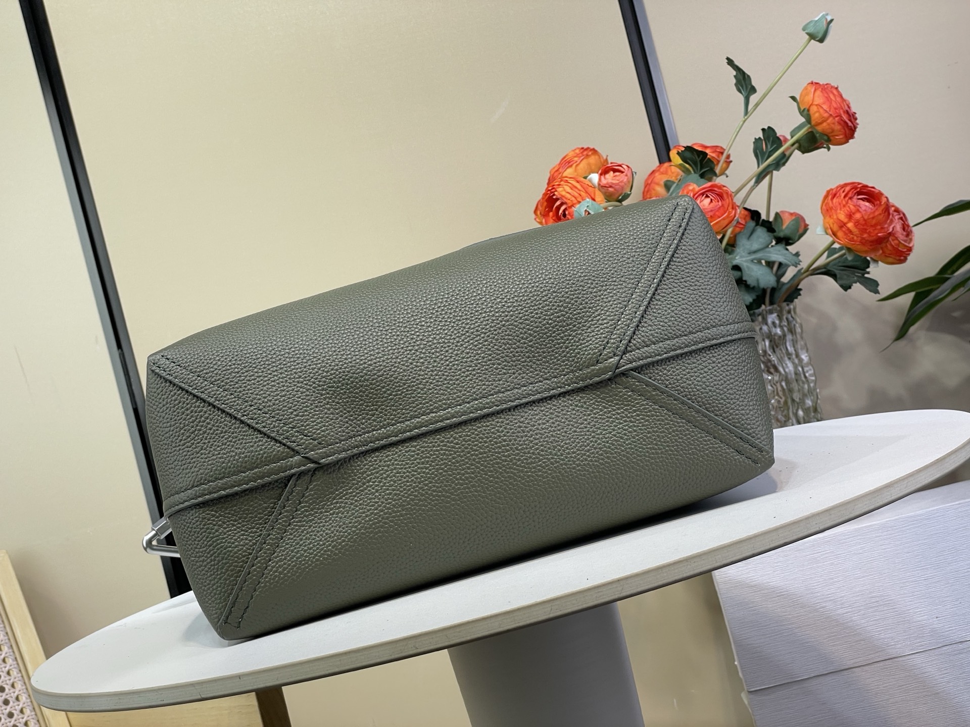Basic Bag Cow Leather Black M-l-s