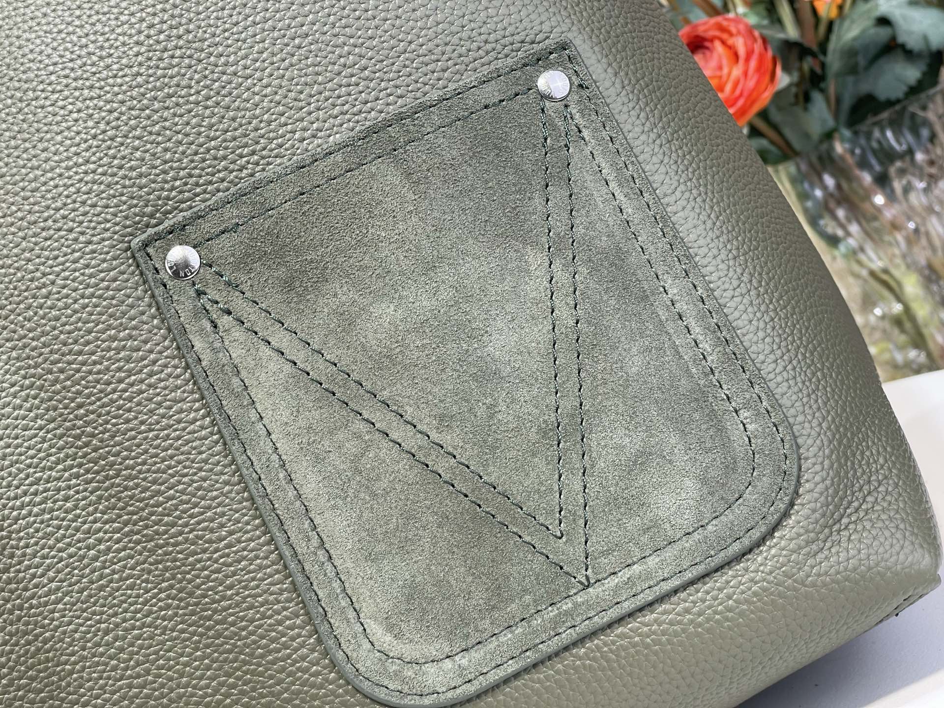 Basic Bag Cow Leather Black M-l-s