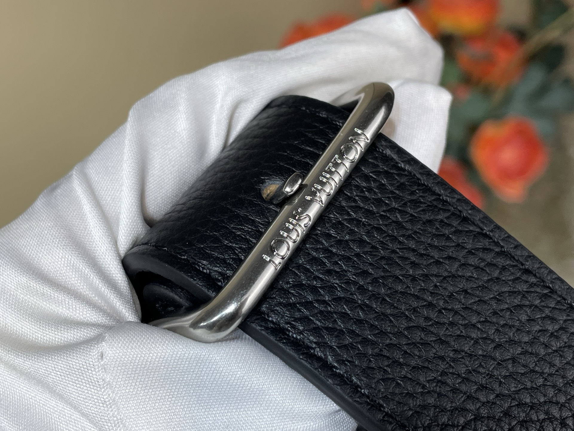 Basic Bag Cow Leather Black M-l-s