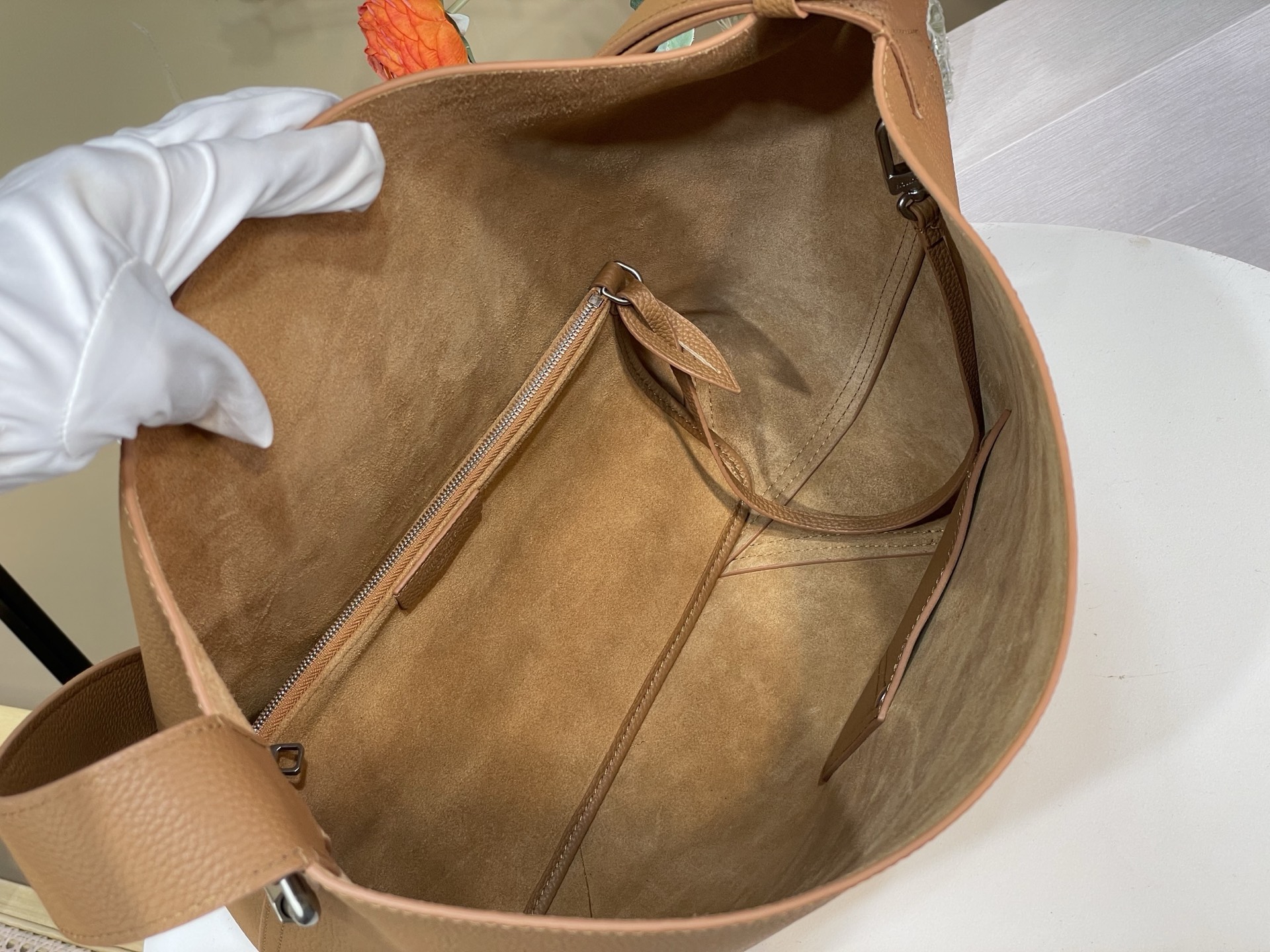 Basic Bag Cow Leather Black M-l-s