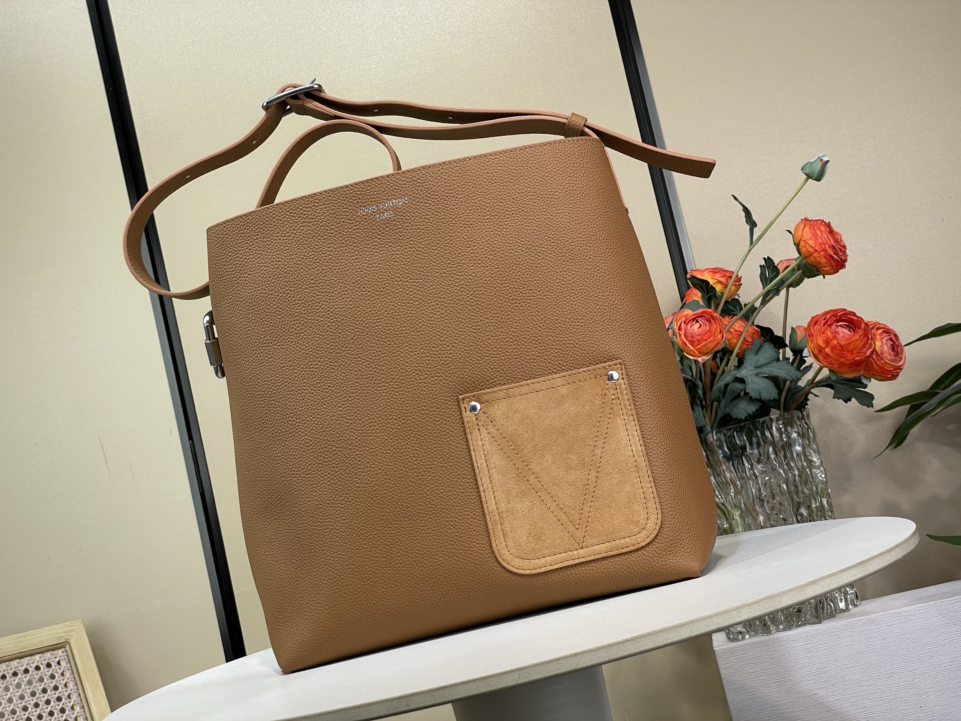Basic Bag Cow Leather Black M-l-s