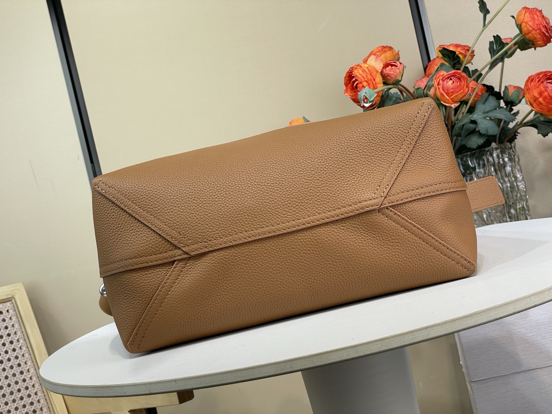 Basic Bag Cow Leather Black M-l-s
