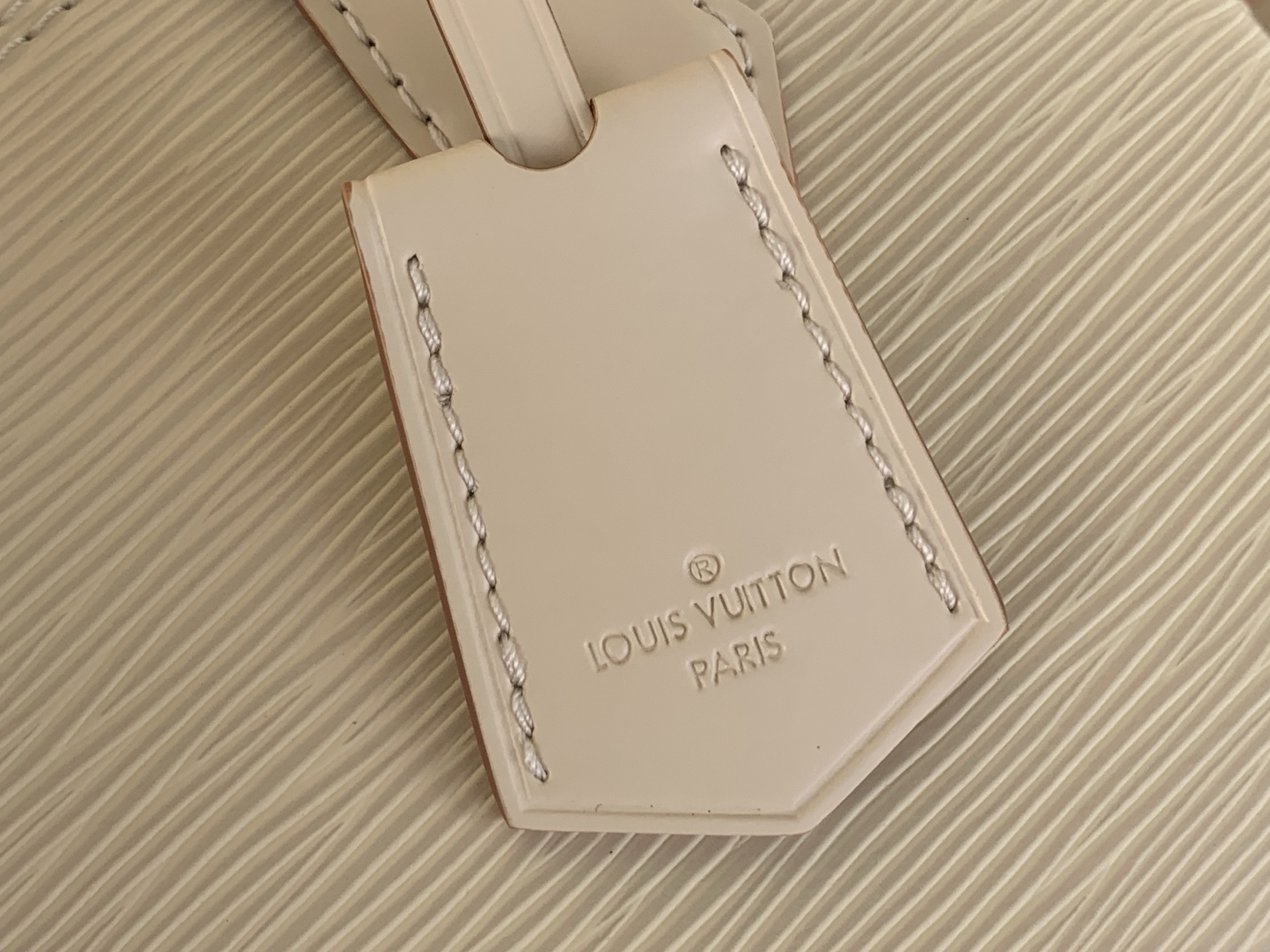 Louis Vuitton Basic Bag White M-l-s
