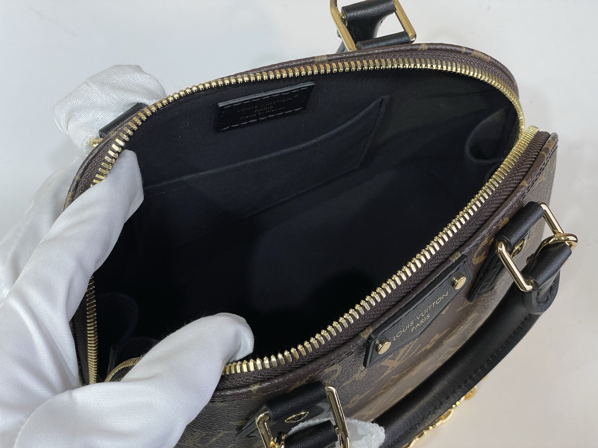 Louis Vuitton Basic Bag Canvas Black M-l
