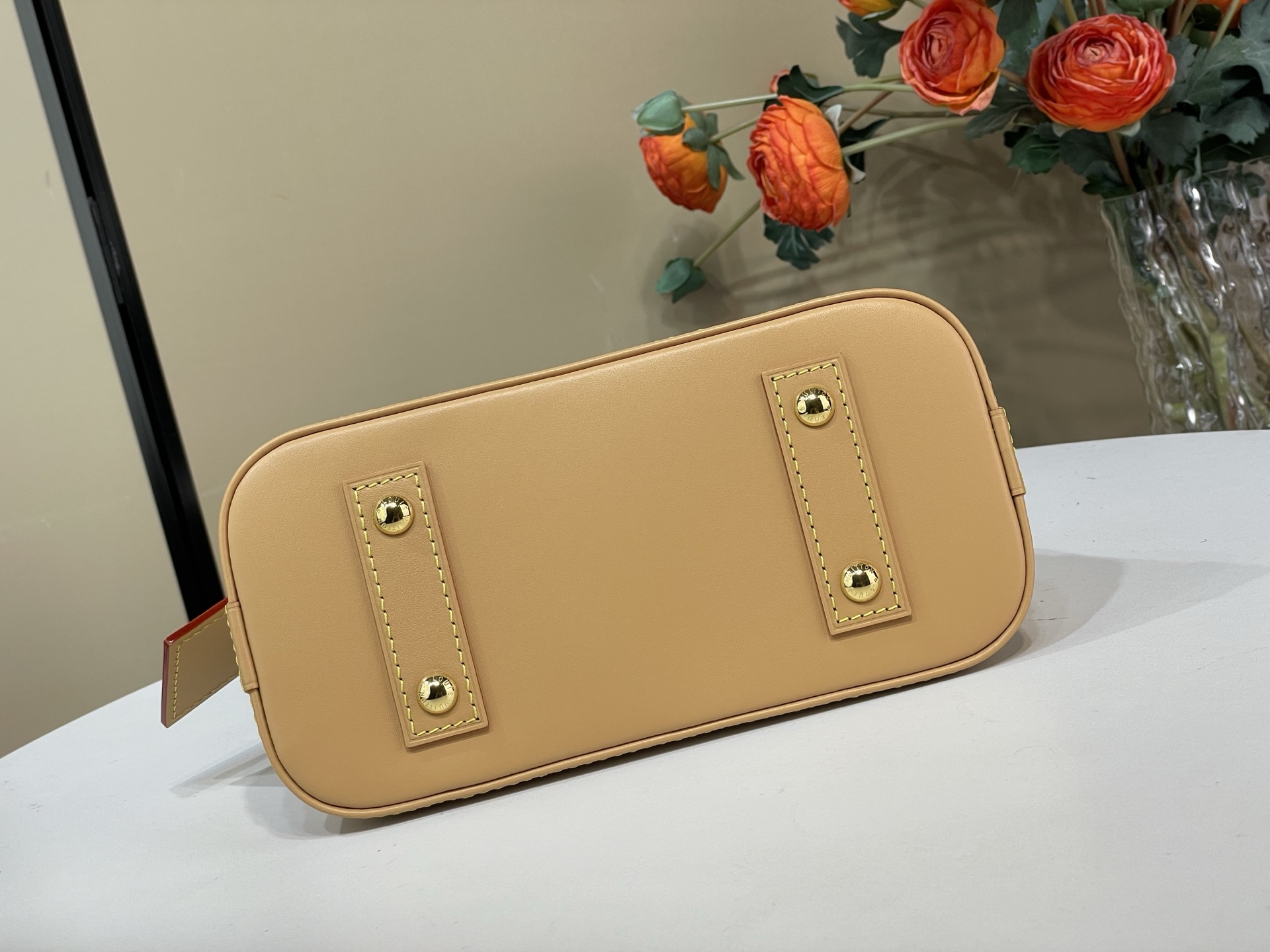 Louis Vuitton Basic Bag Canvas M-l