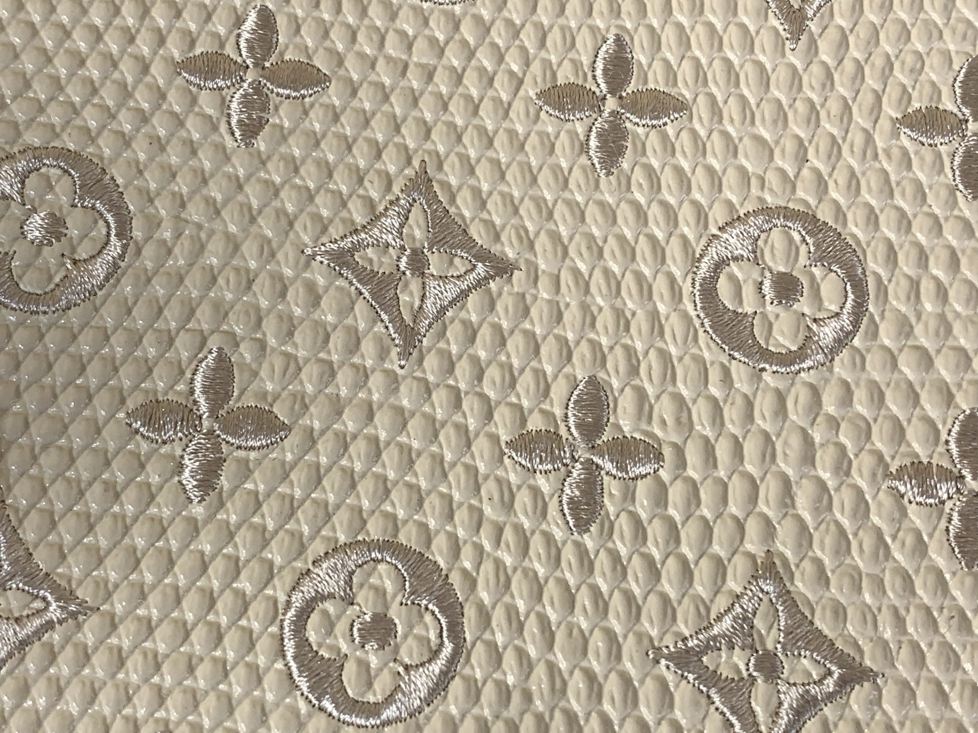 Louis Vuitton Basic Bag Cow Leather White M-l-s